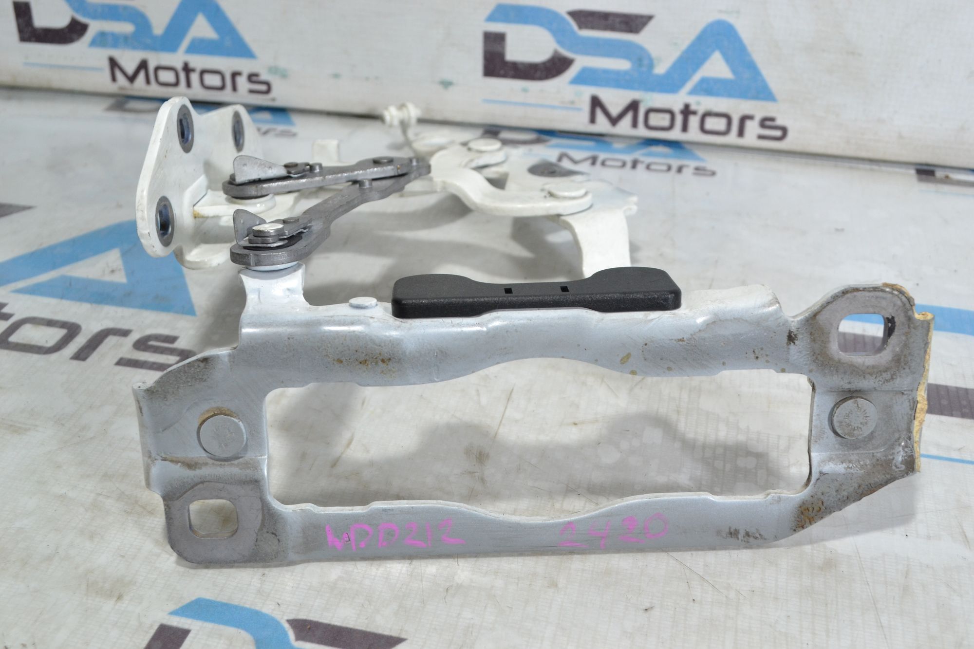 https://ycs.partsauto.market/partsauto-images/thmbs/userImages/b7628e092085f1f91467af1afb6e7630/part/1efc5238-faf5-4b71-94f4-0c8dfd947ba6_1781269315236.jpg