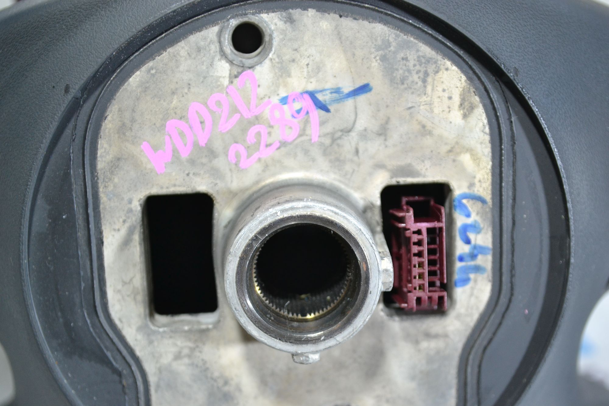 https://ycs.partsauto.market/partsauto-images/thmbs/userImages/b7628e092085f1f91467af1afb6e7630/part/1f5b50db-d5ef-41bf-9a34-bb9c00c2edb5_1784188297648.jpg