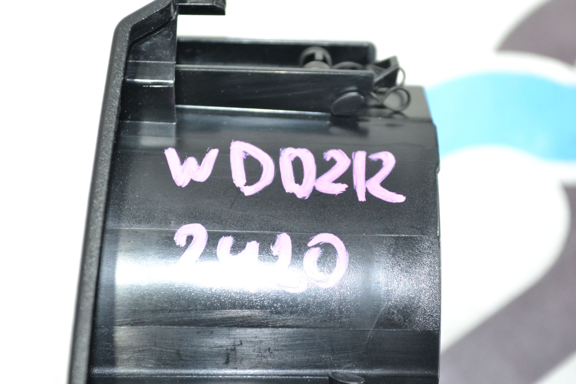 https://ycs.partsauto.market/partsauto-images/thmbs/userImages/b7628e092085f1f91467af1afb6e7630/part/1f6a67c3-b291-4c34-9c96-8fe6bb63bef5_1780308030916.jpg