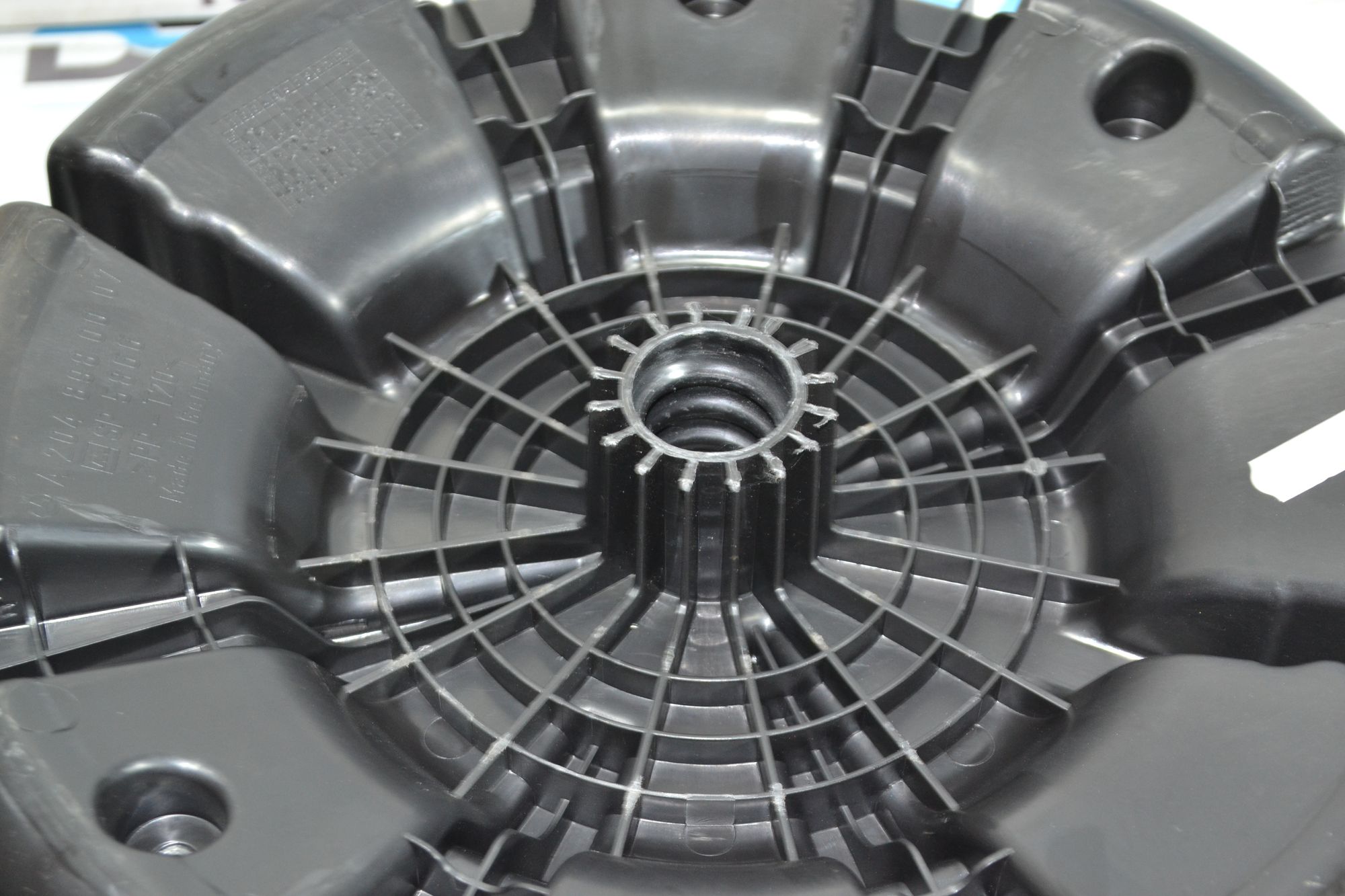 https://ycs.partsauto.market/partsauto-images/thmbs/userImages/b7628e092085f1f91467af1afb6e7630/part/20aee2b8-5f98-49c4-91d6-ec4529b11078_1780640885816.jpg