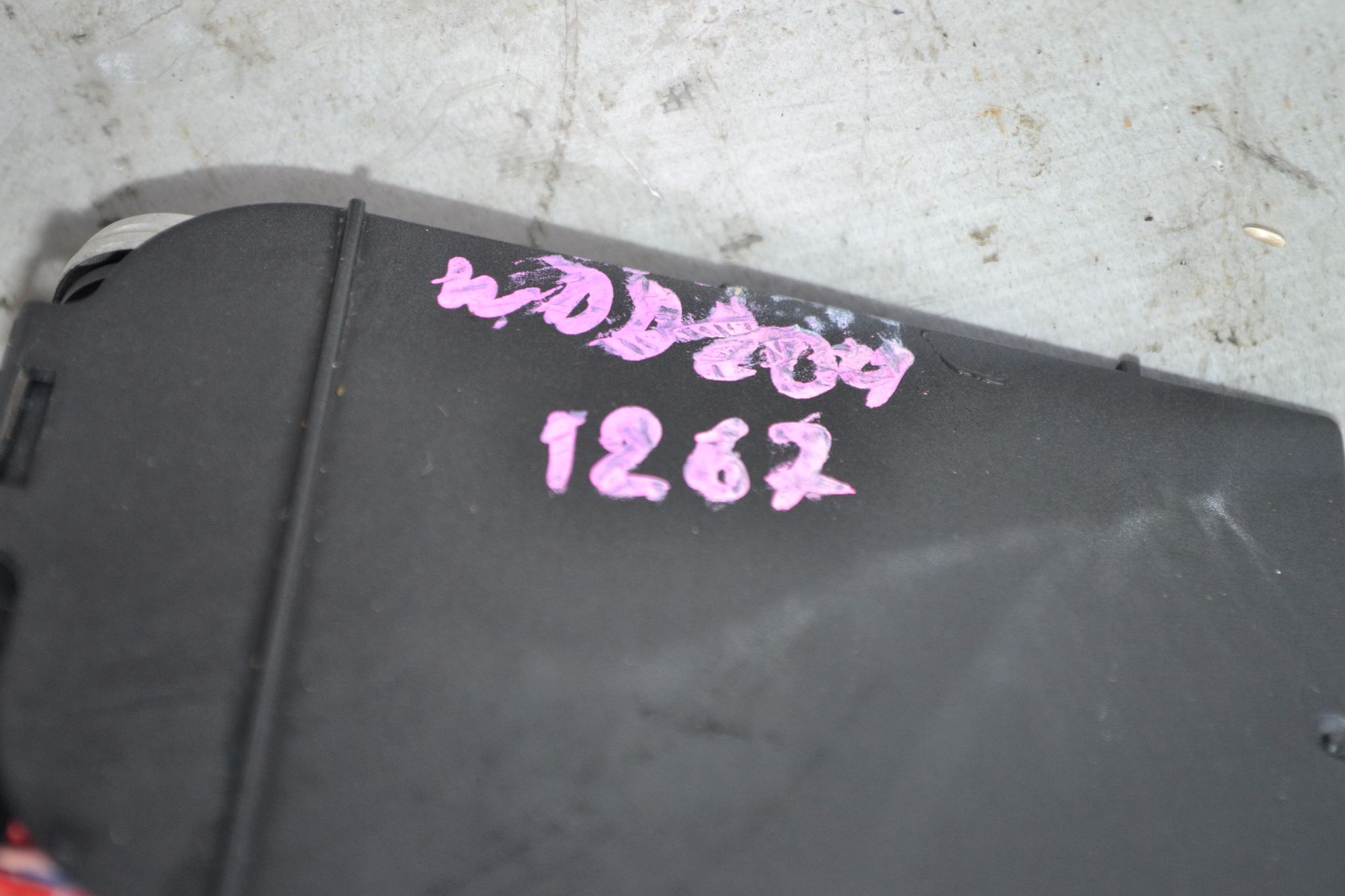 https://ycs.partsauto.market/partsauto-images/thmbs/userImages/b7628e092085f1f91467af1afb6e7630/part/21111d16-af7d-40e6-b79d-11a0da4e09cf_1785419863185.jpg