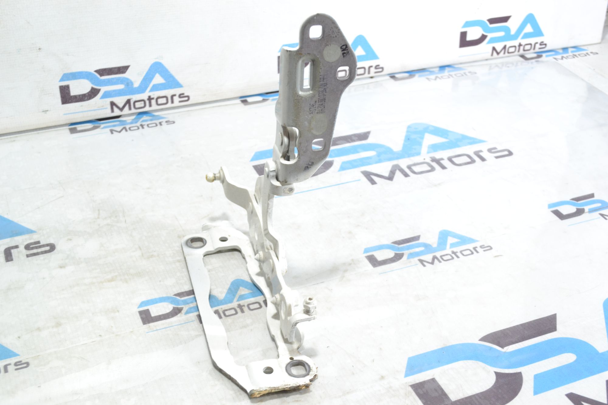 https://ycs.partsauto.market/partsauto-images/thmbs/userImages/b7628e092085f1f91467af1afb6e7630/part/213374b9-d7fc-4530-a10d-f4848d3ffca2_1780466744139.jpg