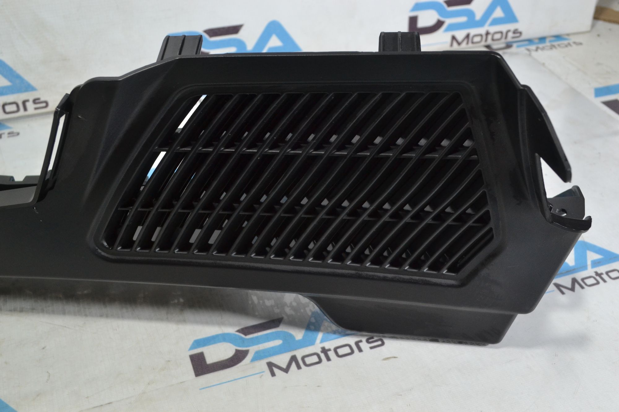 https://ycs.partsauto.market/partsauto-images/thmbs/userImages/b7628e092085f1f91467af1afb6e7630/part/214f96e2-3e43-4617-9a9a-432be4be9998_1781186330715.jpg