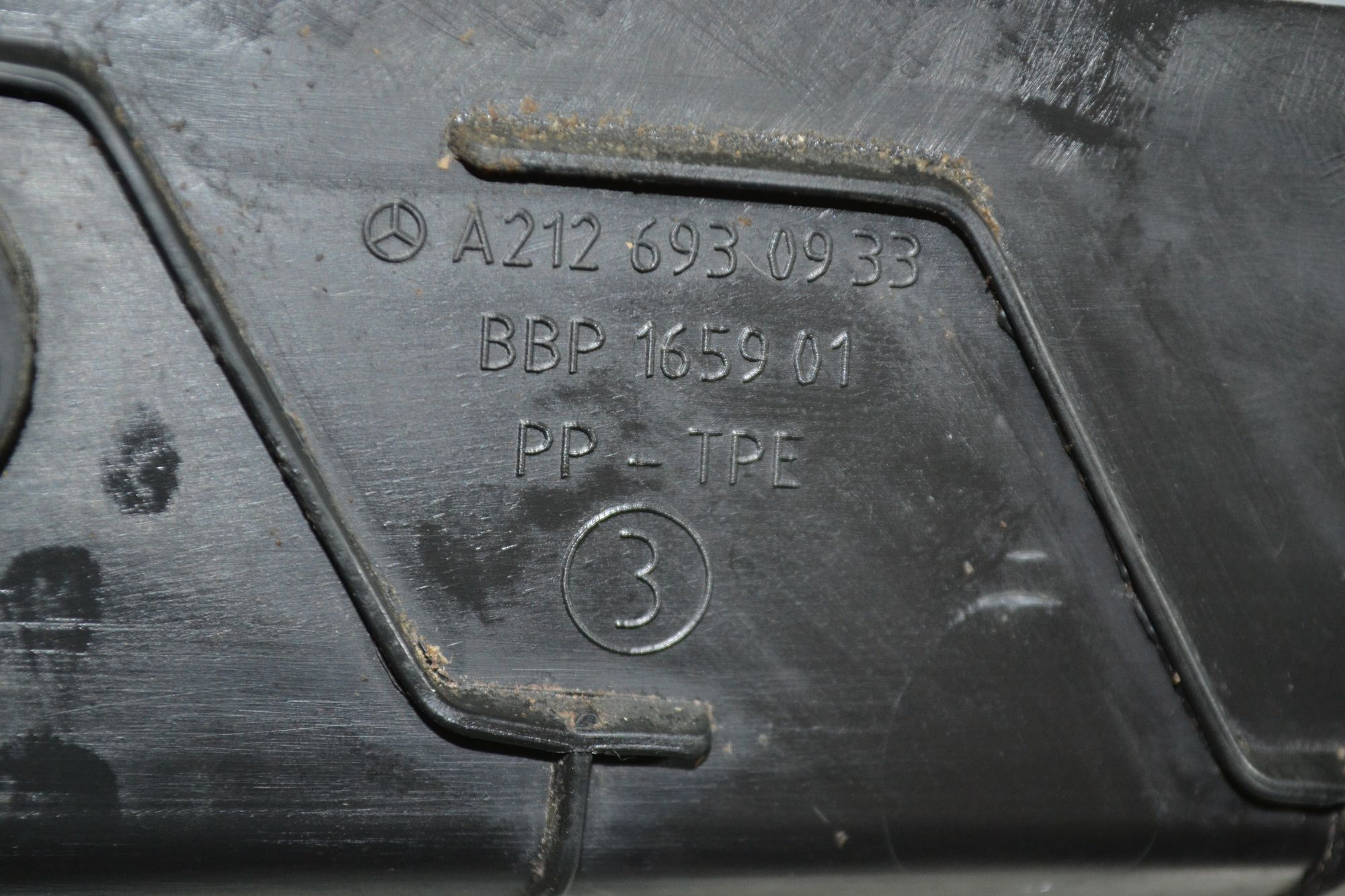 Накладка зад/прав-лев крыло (водосток) оригинал Mercedes W212 из Японии, 1900 рублей, Кореновск