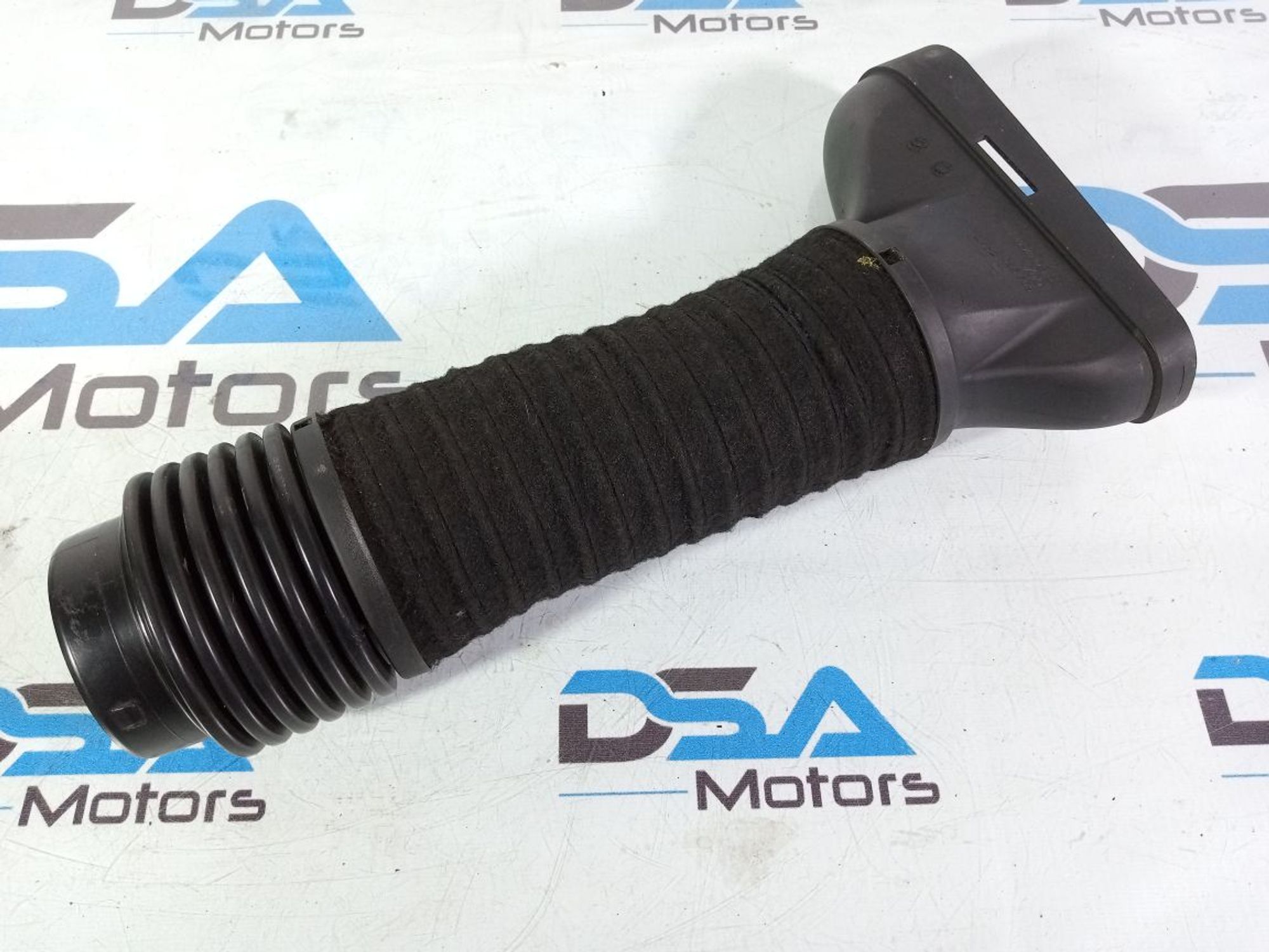 https://ycs.partsauto.market/partsauto-images/thmbs/userImages/b7628e092085f1f91467af1afb6e7630/part/220eb224-a6f2-46ff-b58c-d89be81db2dd_1737971558331.jpg