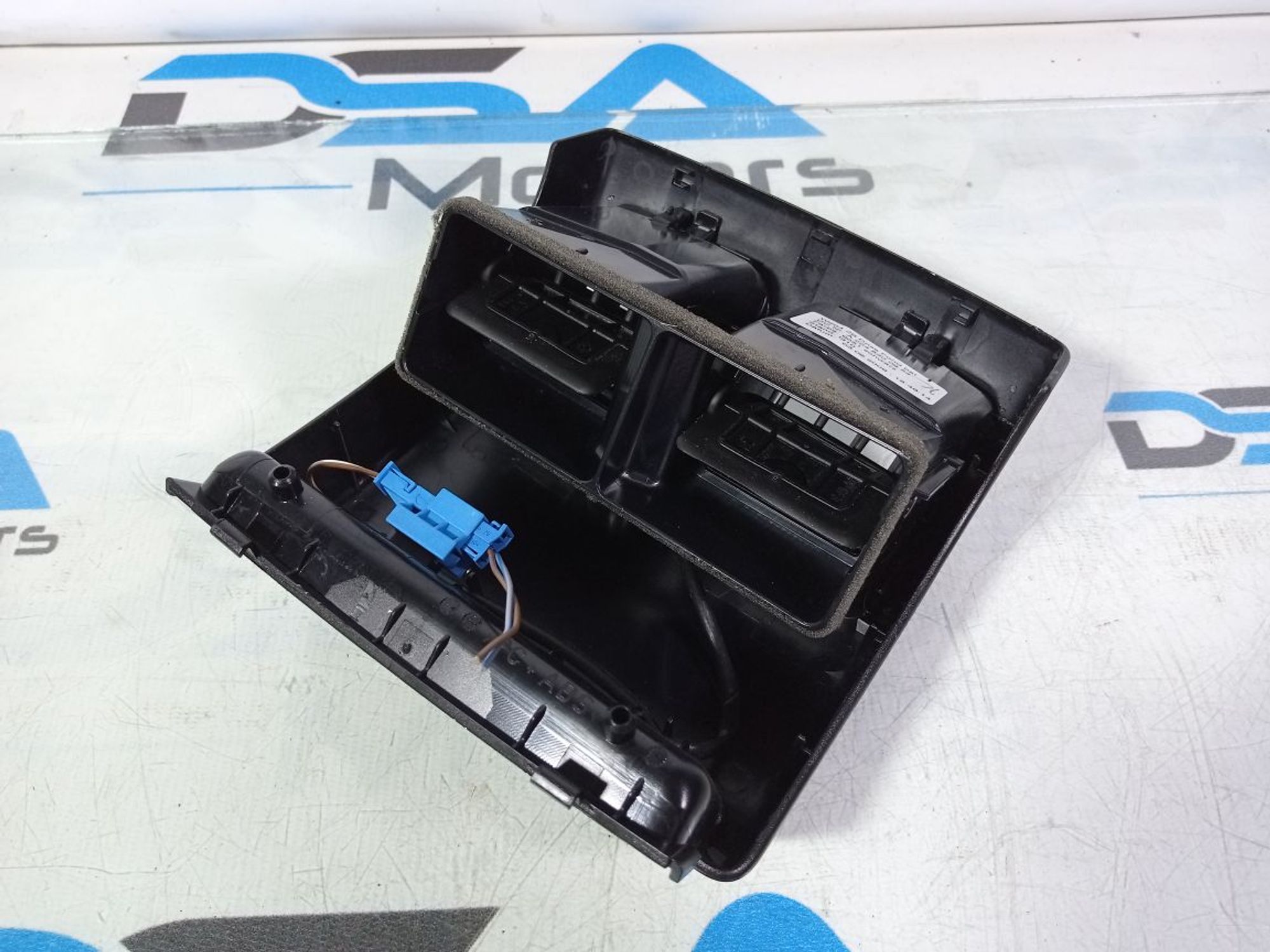https://ycs.partsauto.market/partsauto-images/thmbs/userImages/b7628e092085f1f91467af1afb6e7630/part/2324f279-8470-43fe-a4b4-75808126a218_1742899107892.jpg