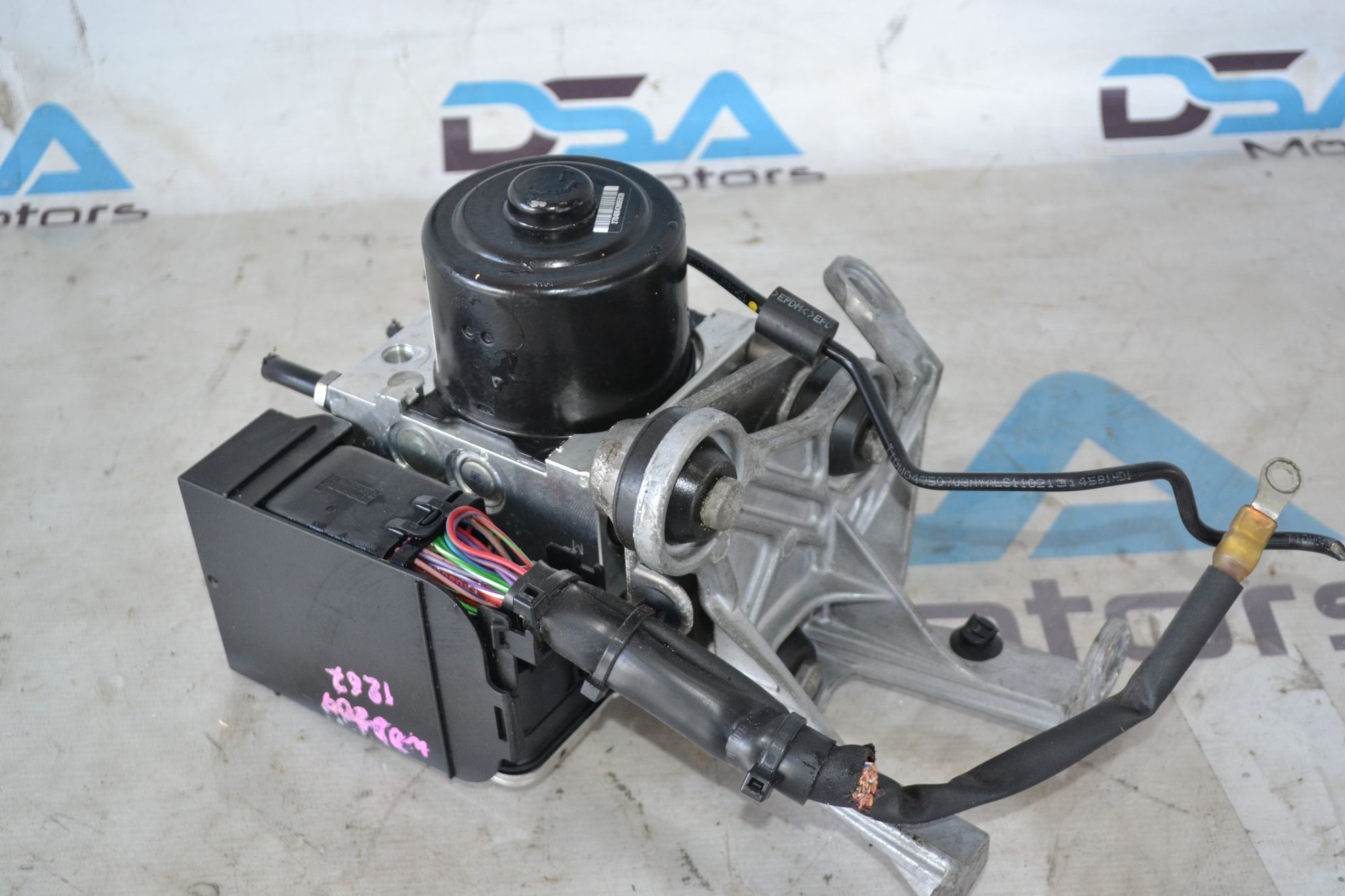 https://ycs.partsauto.market/partsauto-images/thmbs/userImages/b7628e092085f1f91467af1afb6e7630/part/236d4eb4-13af-4f7c-9316-2e0e0b6f2678_1785419863601.jpg