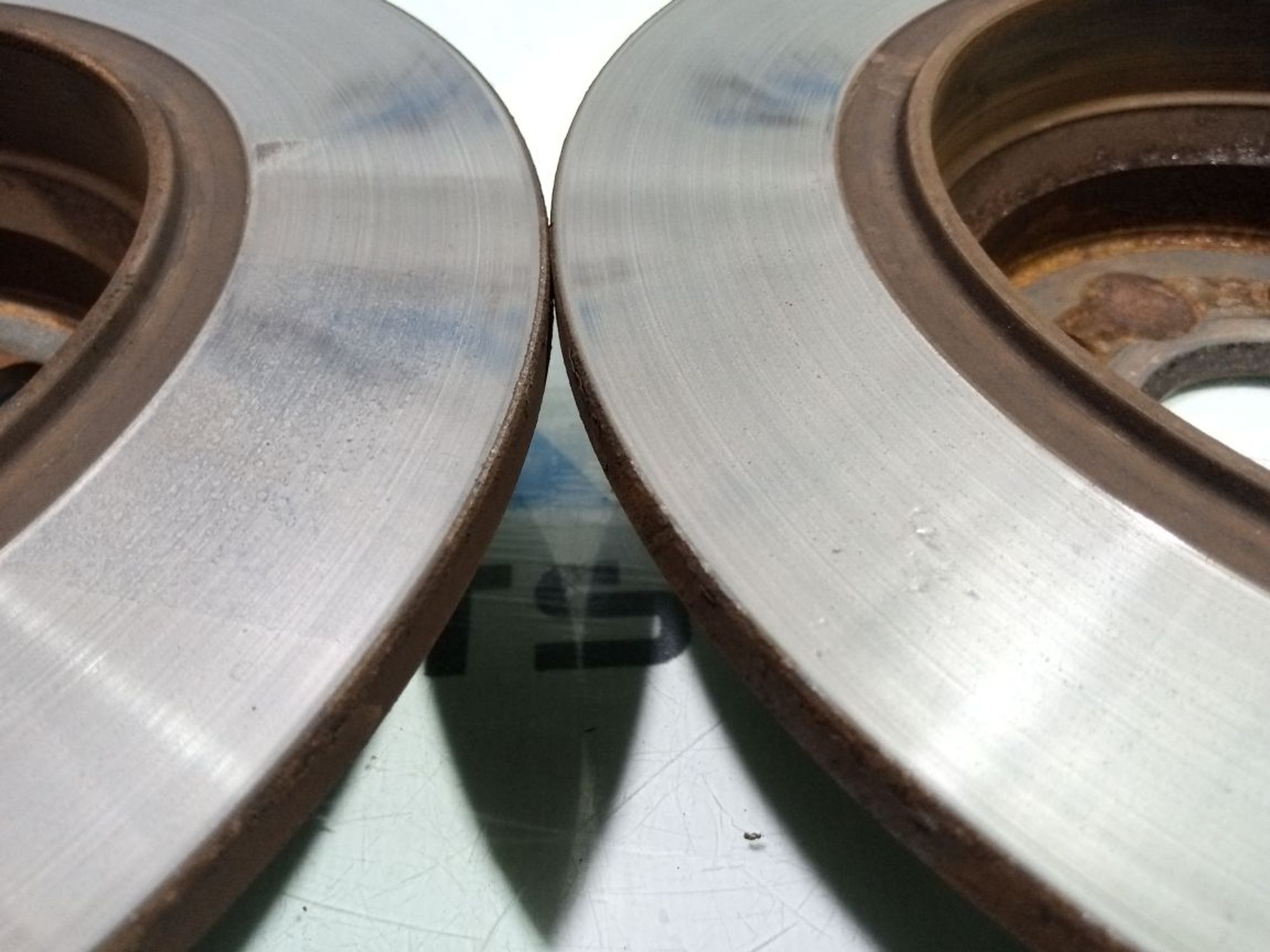 https://ycs.partsauto.market/partsauto-images/thmbs/userImages/b7628e092085f1f91467af1afb6e7630/part/2405b149-be4f-4345-b95b-63ac1904c589_1749181719959.jpg