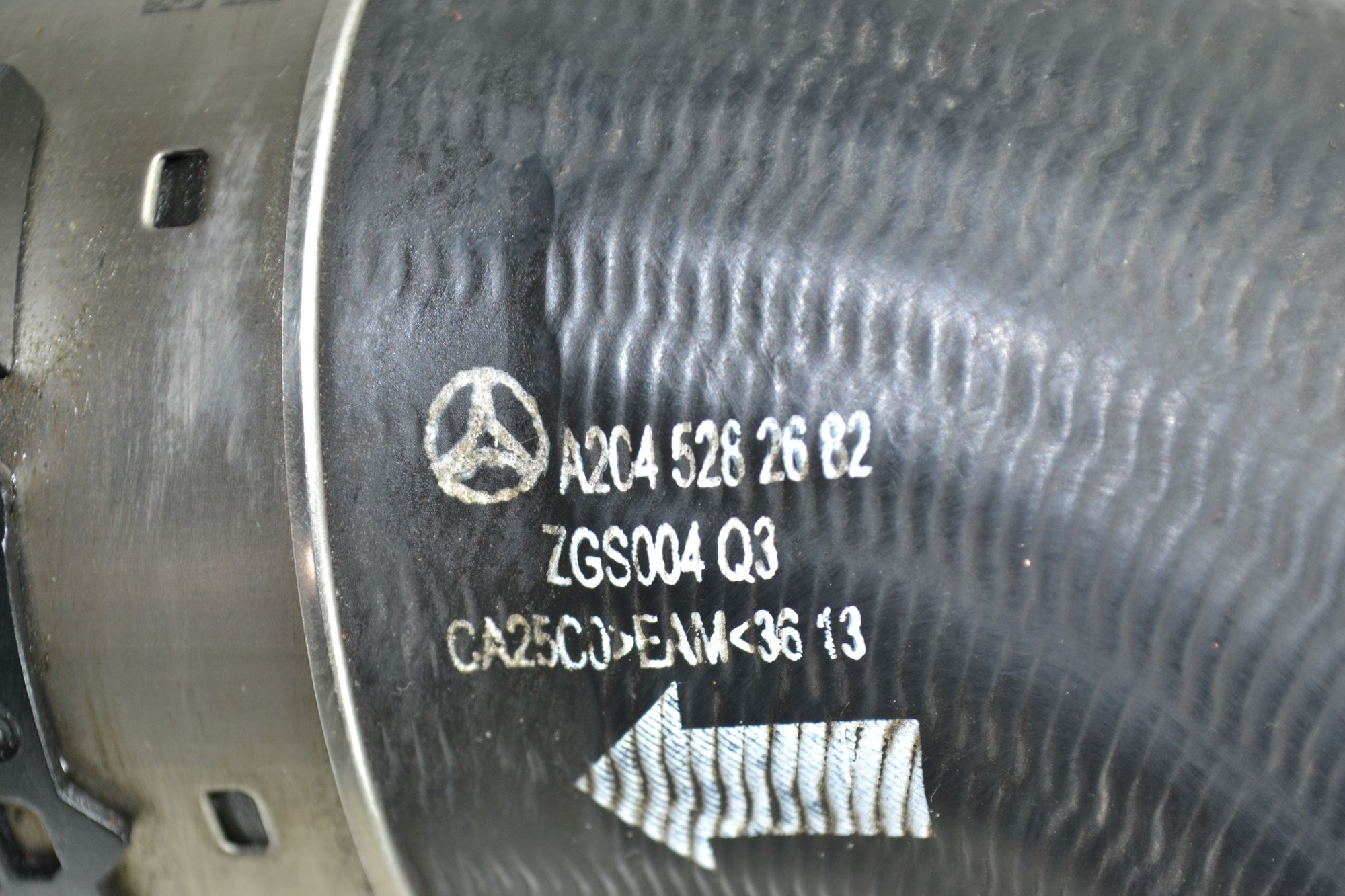 Патрубок интеркулера правый Mercedes W204/W212/W207 из Японии, 2900 рублей, Кореновск