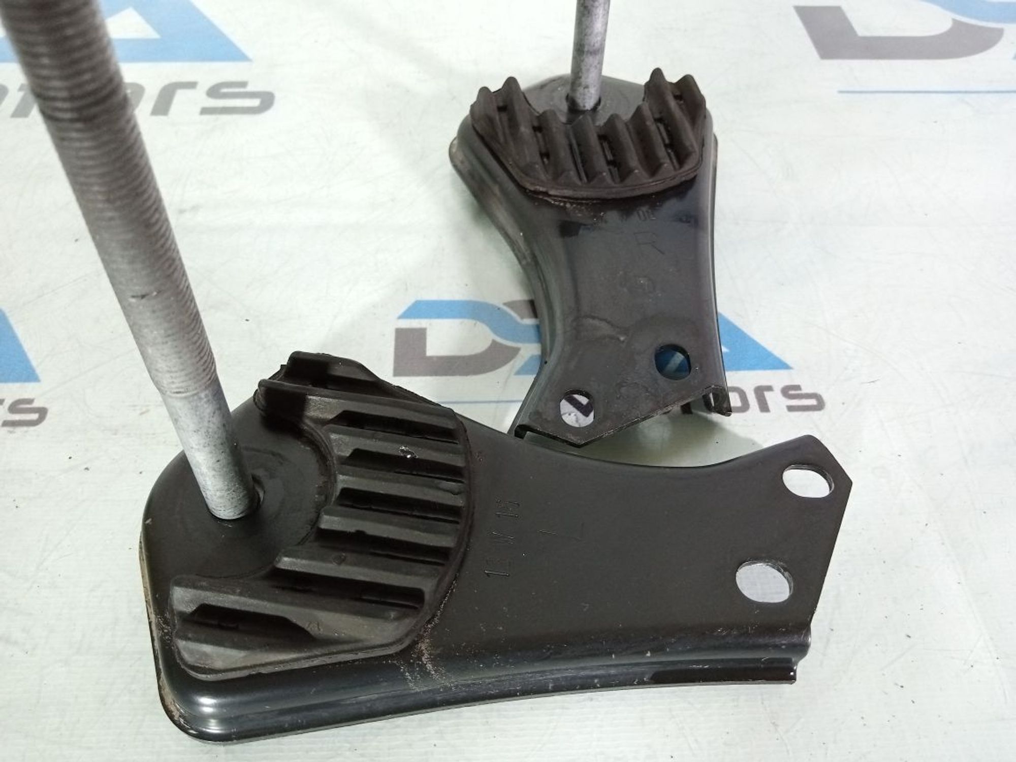 https://ycs.partsauto.market/partsauto-images/thmbs/userImages/b7628e092085f1f91467af1afb6e7630/part/2533d4e8-e87f-4da7-8489-fcbf7aa3f38a_1739185189022.jpg