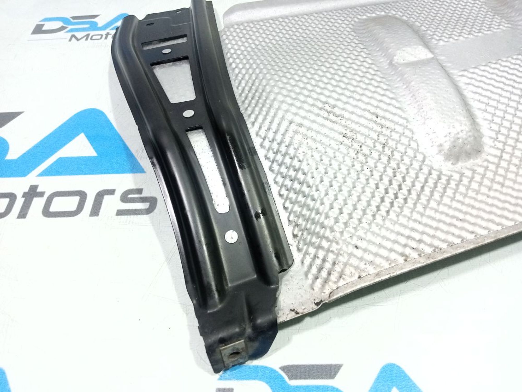 https://ycs.partsauto.market/partsauto-images/thmbs/userImages/b7628e092085f1f91467af1afb6e7630/part/254f814c-562e-41f5-8a85-54fdd7c9e039_1747848688111.jpg