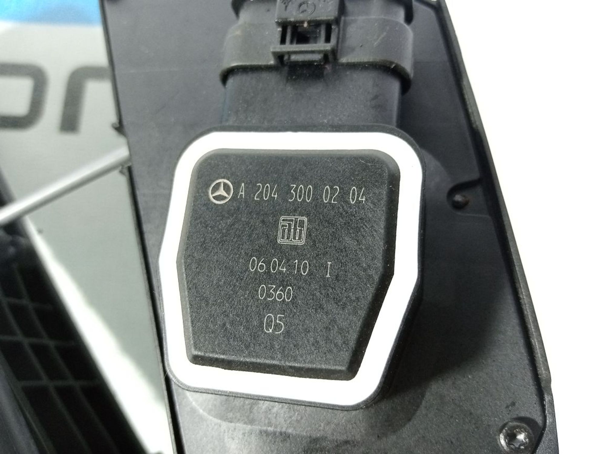 https://ycs.partsauto.market/partsauto-images/thmbs/userImages/b7628e092085f1f91467af1afb6e7630/part/28253210-38e6-417e-b722-349af3d1daff_1746542756350.jpg