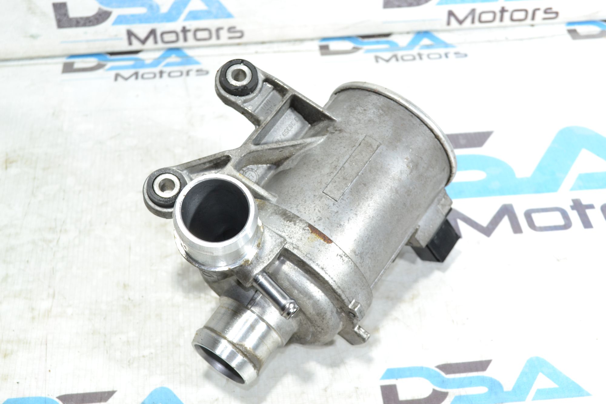https://ycs.partsauto.market/partsauto-images/thmbs/userImages/b7628e092085f1f91467af1afb6e7630/part/282c43ca-3178-4e1c-94db-ddc575bca5b5_1783509540472.jpg