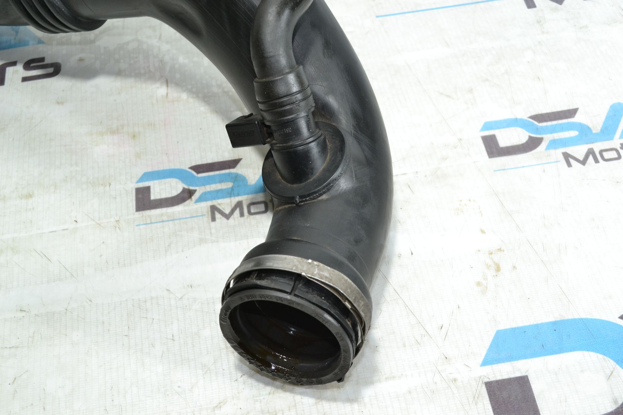 https://ycs.partsauto.market/partsauto-images/thmbs/userImages/b7628e092085f1f91467af1afb6e7630/part/28713a0c-2445-45ad-b106-f1cbbadabc53_1782997943890.jpg