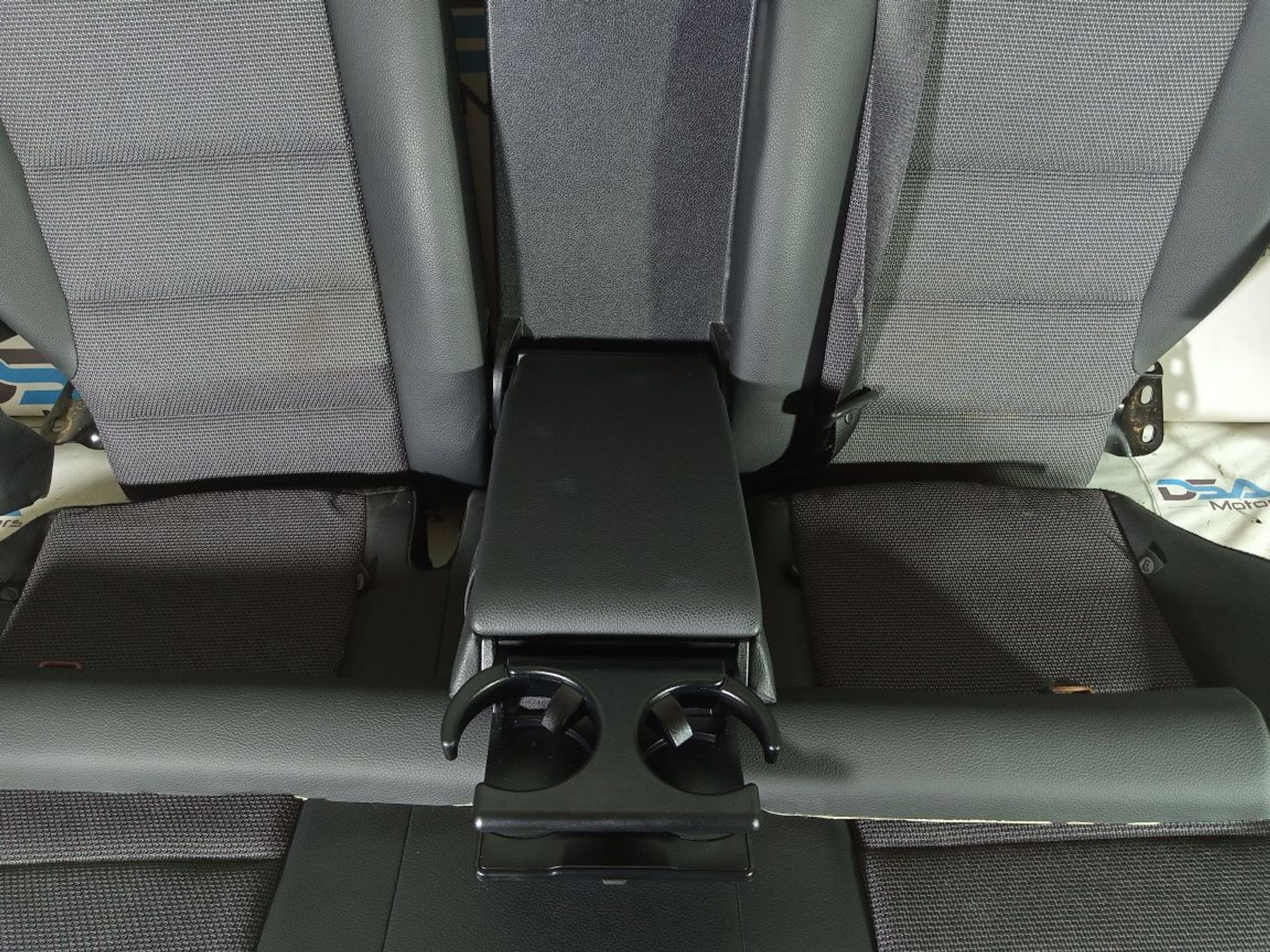 https://ycs.partsauto.market/partsauto-images/thmbs/userImages/b7628e092085f1f91467af1afb6e7630/part/2872a2a9-7565-41cf-9fbe-81f67d9cafa0_1736840701355.jpg