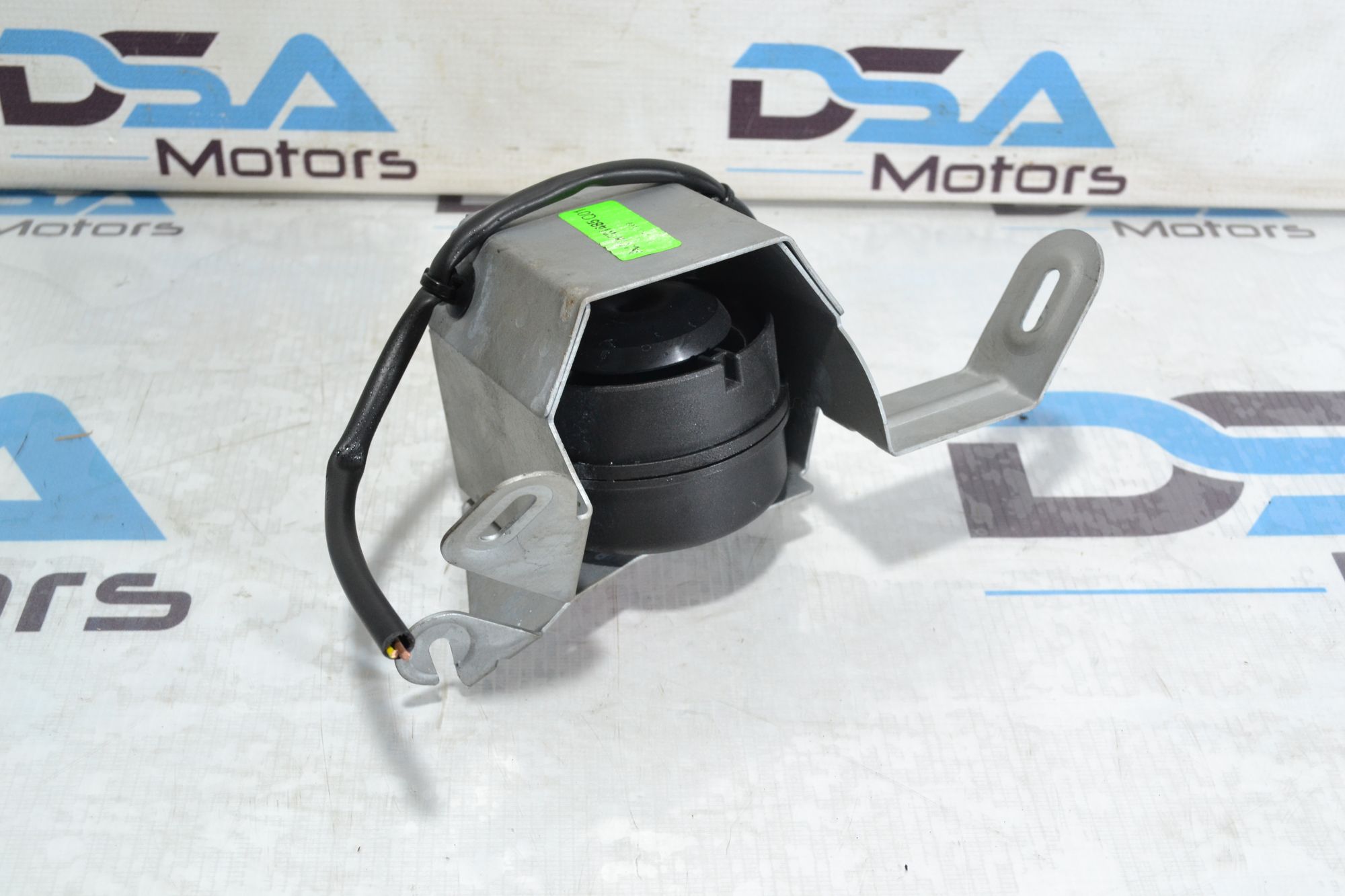 https://ycs.partsauto.market/partsauto-images/thmbs/userImages/b7628e092085f1f91467af1afb6e7630/part/28953111-eb83-432d-a4b8-8a4585c8d366_1779368167449.jpg