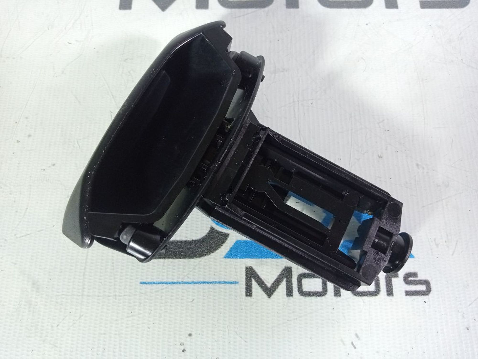 https://ycs.partsauto.market/partsauto-images/thmbs/userImages/b7628e092085f1f91467af1afb6e7630/part/29e5f0dc-7f0e-45ff-997e-6892c6e2ba4c_1741685966314.jpg