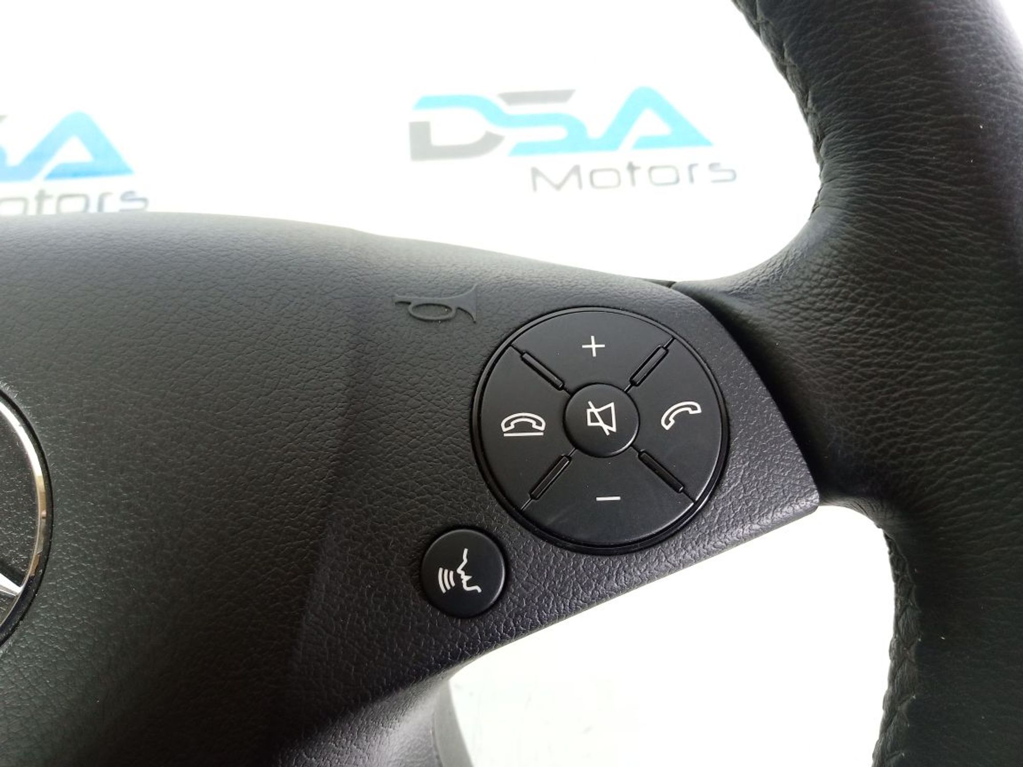 https://ycs.partsauto.market/partsauto-images/thmbs/userImages/b7628e092085f1f91467af1afb6e7630/part/2a1de3ba-1c26-4fd5-8892-d0039b279456_1741336859991.jpg
