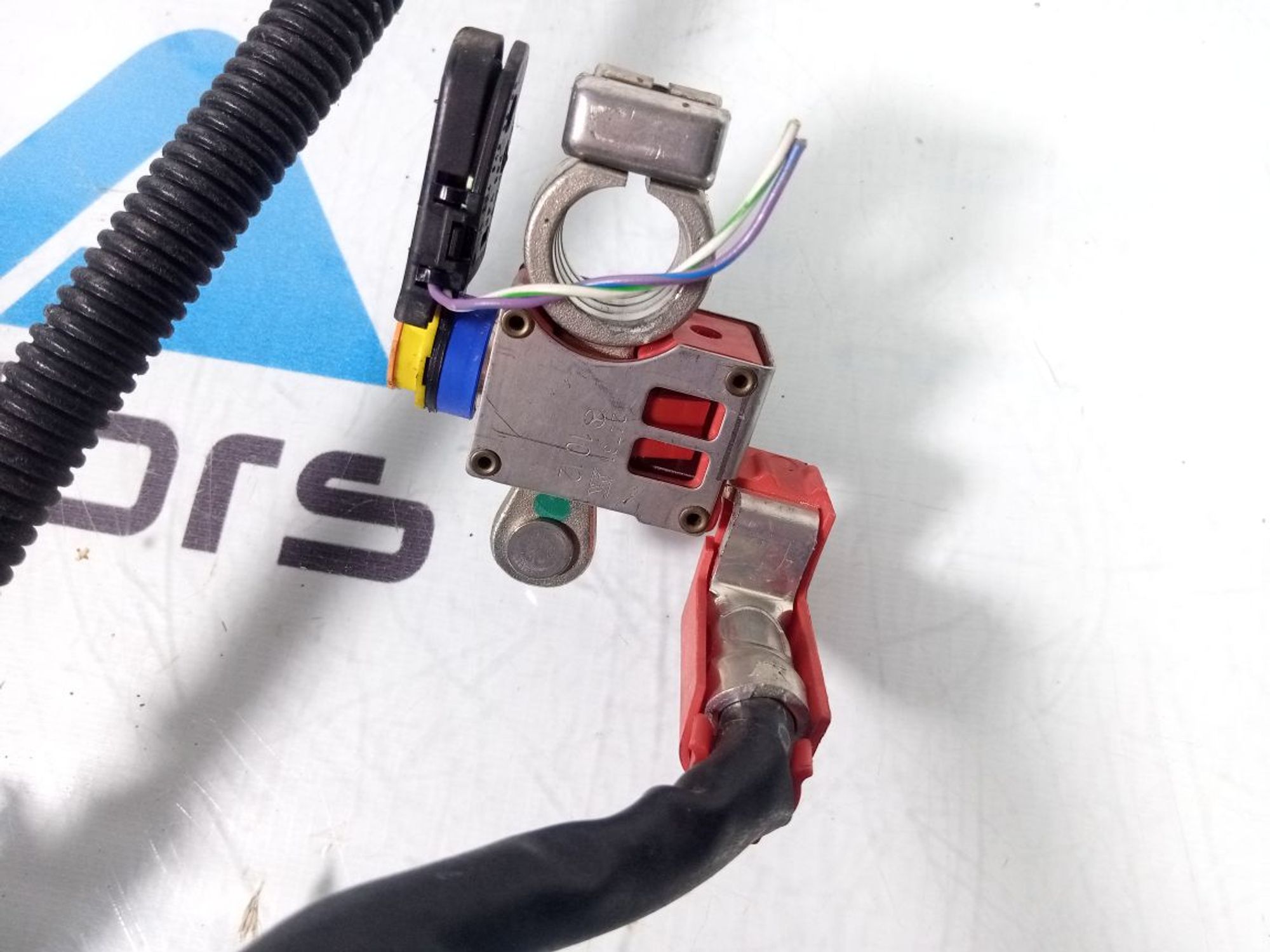 https://ycs.partsauto.market/partsauto-images/thmbs/userImages/b7628e092085f1f91467af1afb6e7630/part/2a226ec1-6d6c-457c-8565-045a85903147_1727245512587.jpg