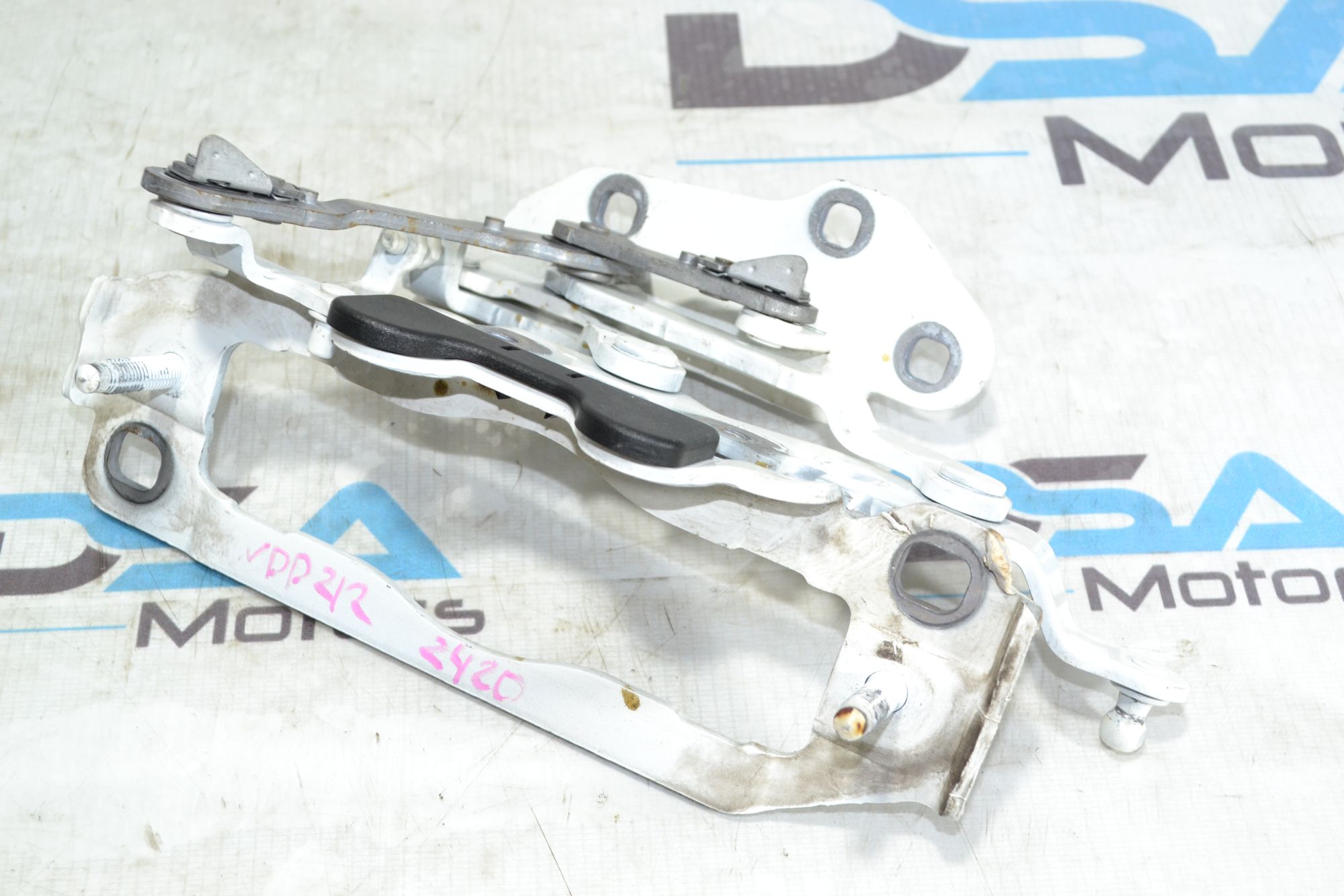 https://ycs.partsauto.market/partsauto-images/thmbs/userImages/b7628e092085f1f91467af1afb6e7630/part/2a8d7448-be08-420d-baad-02d7753523fd_1781269116849.jpg