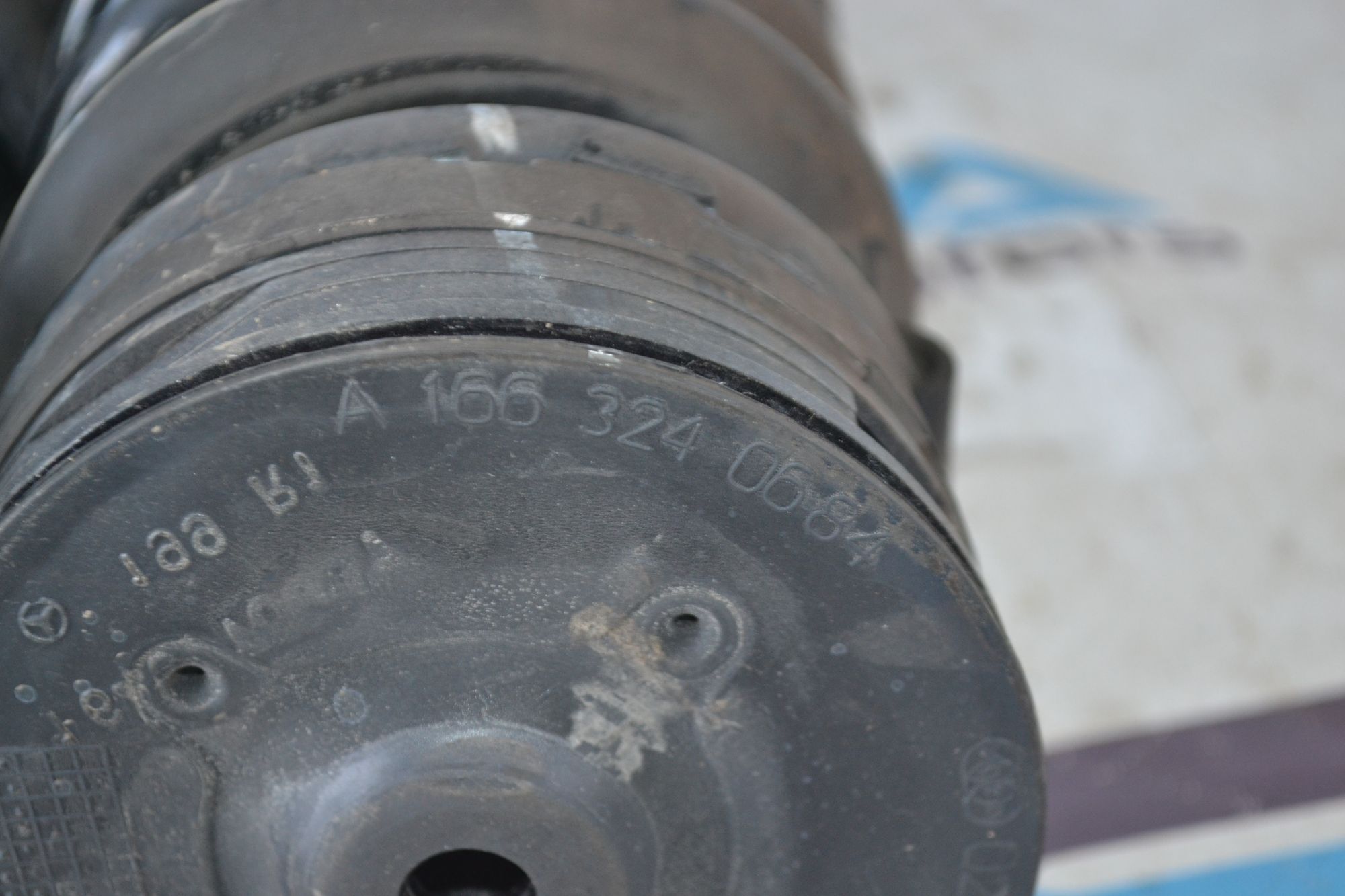 https://ycs.partsauto.market/partsauto-images/thmbs/userImages/b7628e092085f1f91467af1afb6e7630/part/2aeb6fe1-5650-4760-9b8d-b025b4354996_1785151653066.jpg