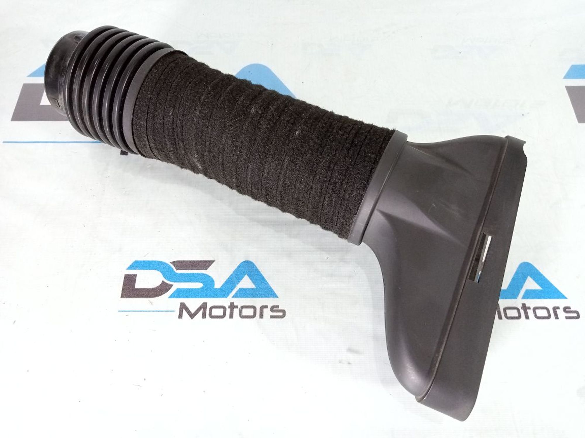 https://ycs.partsauto.market/partsauto-images/thmbs/userImages/b7628e092085f1f91467af1afb6e7630/part/2b4c88ea-1d5f-4fbc-b6a1-4f93e0604d46_1731859291867.jpg