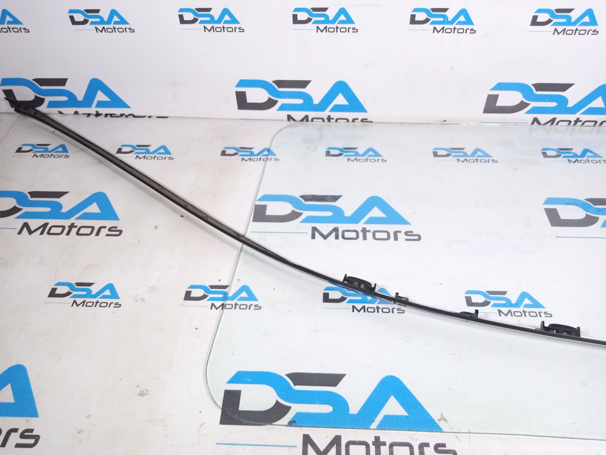 https://ycs.partsauto.market/partsauto-images/thmbs/userImages/b7628e092085f1f91467af1afb6e7630/part/2c53bdaf-0002-4962-9215-103095e30a62_1711709901921.jpg