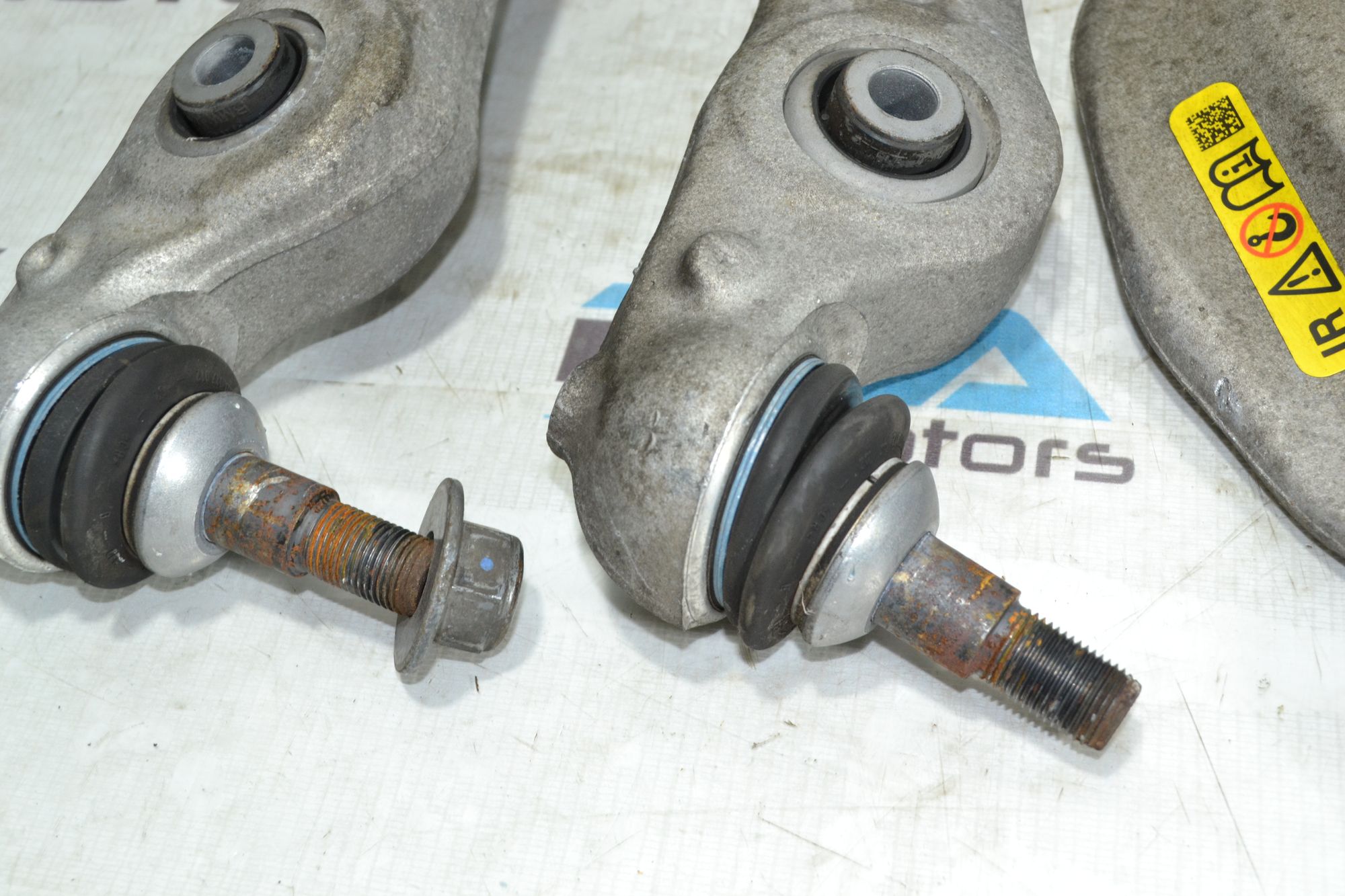 https://ycs.partsauto.market/partsauto-images/thmbs/userImages/b7628e092085f1f91467af1afb6e7630/part/2c7d9eaa-58bd-4294-87da-1ee17b551d4e_1781270676049.jpg