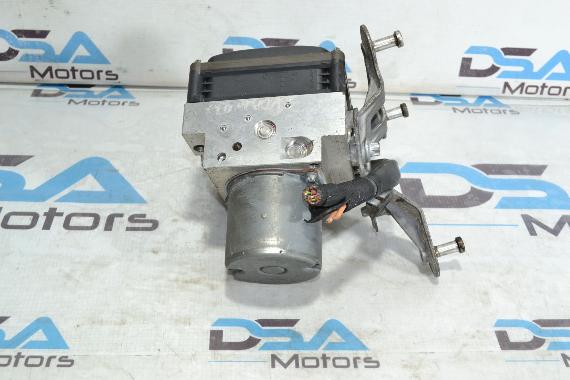 https://ycs.partsauto.market/partsauto-images/thmbs/userImages/b7628e092085f1f91467af1afb6e7630/part/2c8f3bcd-61d5-4298-9e26-0c53a1fb00fd_1780902128481.jpg