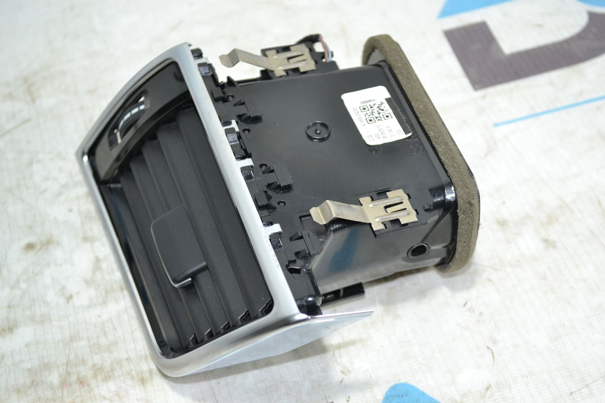 https://ycs.partsauto.market/partsauto-images/thmbs/userImages/b7628e092085f1f91467af1afb6e7630/part/2cb055c6-9c41-484b-aed3-2cf8a4ec6ba8_1784037301827.jpg