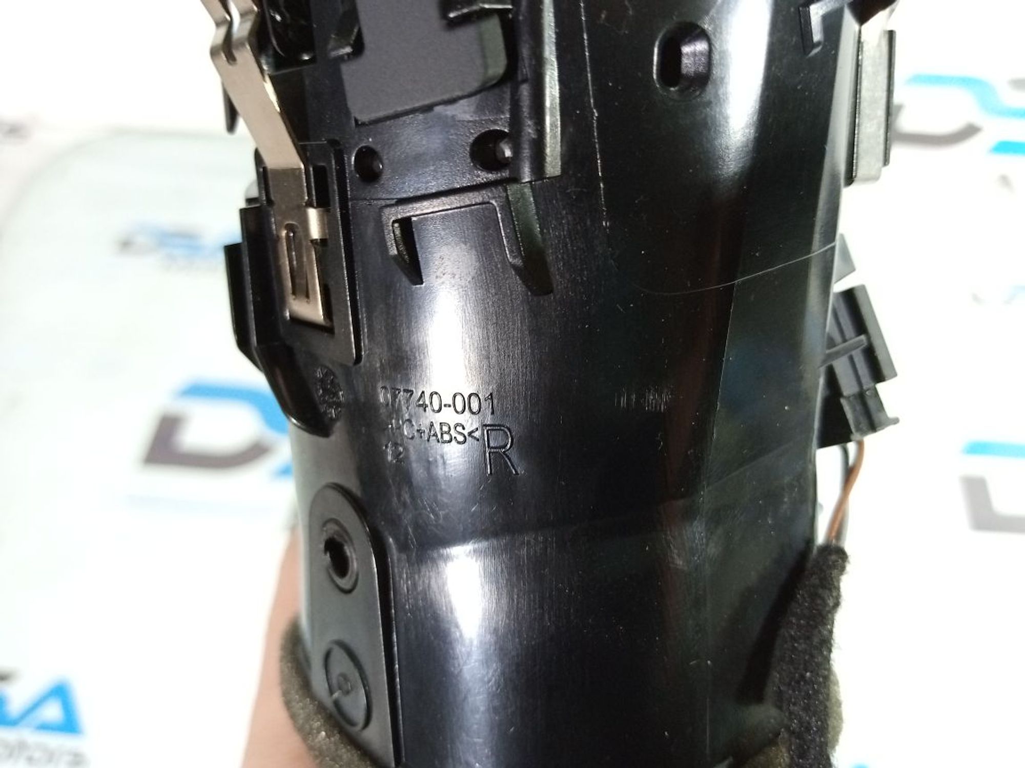 https://ycs.partsauto.market/partsauto-images/thmbs/userImages/b7628e092085f1f91467af1afb6e7630/part/2d1e0048-ecd2-4799-b376-3e3c8c806425_1736498067307.jpg