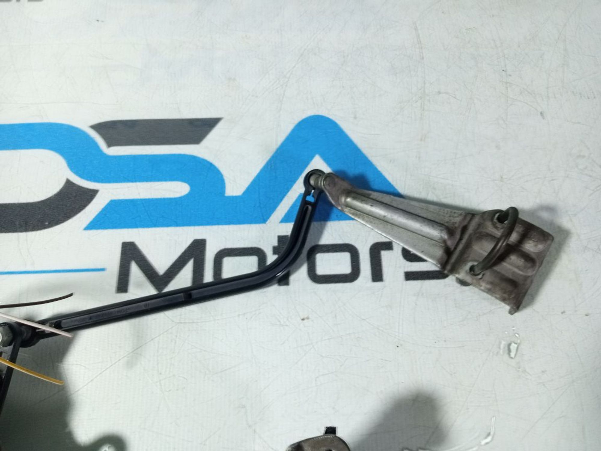 https://ycs.partsauto.market/partsauto-images/thmbs/userImages/b7628e092085f1f91467af1afb6e7630/part/2d200343-616d-489a-b2cb-9b458a5fbd90_1742560624438.jpg