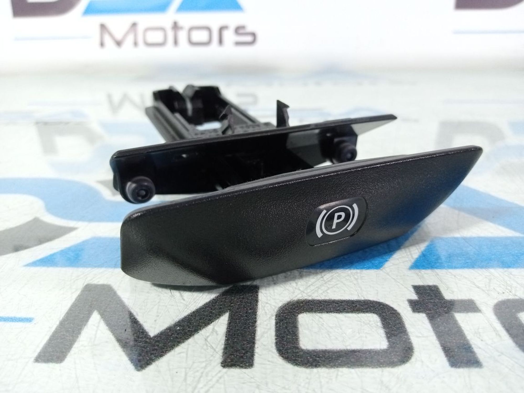 https://ycs.partsauto.market/partsauto-images/thmbs/userImages/b7628e092085f1f91467af1afb6e7630/part/2dad52e1-9a30-454e-911f-5282ba7539d6_1747719303341.jpg
