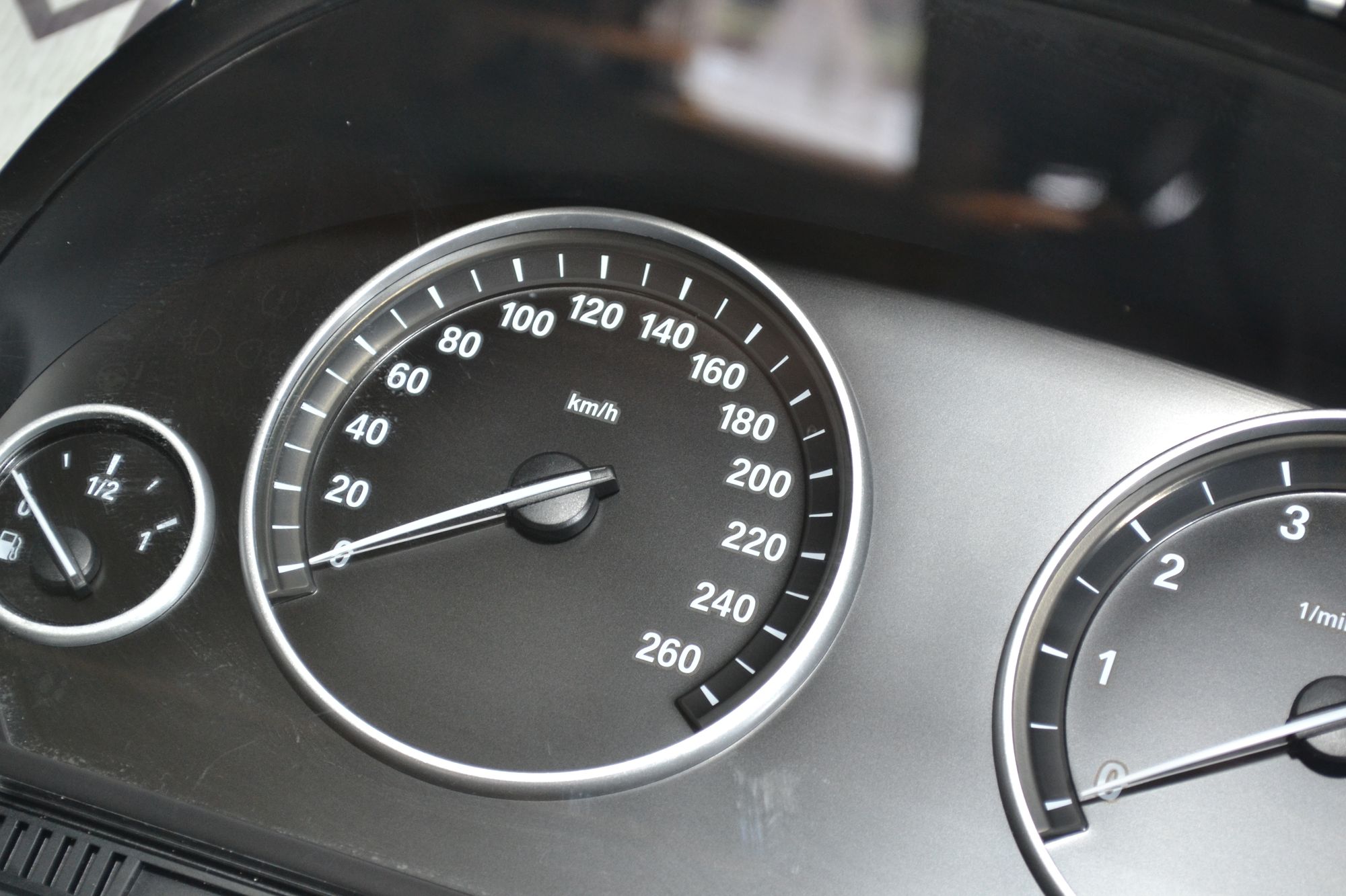 https://ycs.partsauto.market/partsauto-images/thmbs/userImages/b7628e092085f1f91467af1afb6e7630/part/2ddcbca8-9642-4f63-a42f-ece8ca76fed1_1780494531608.jpg