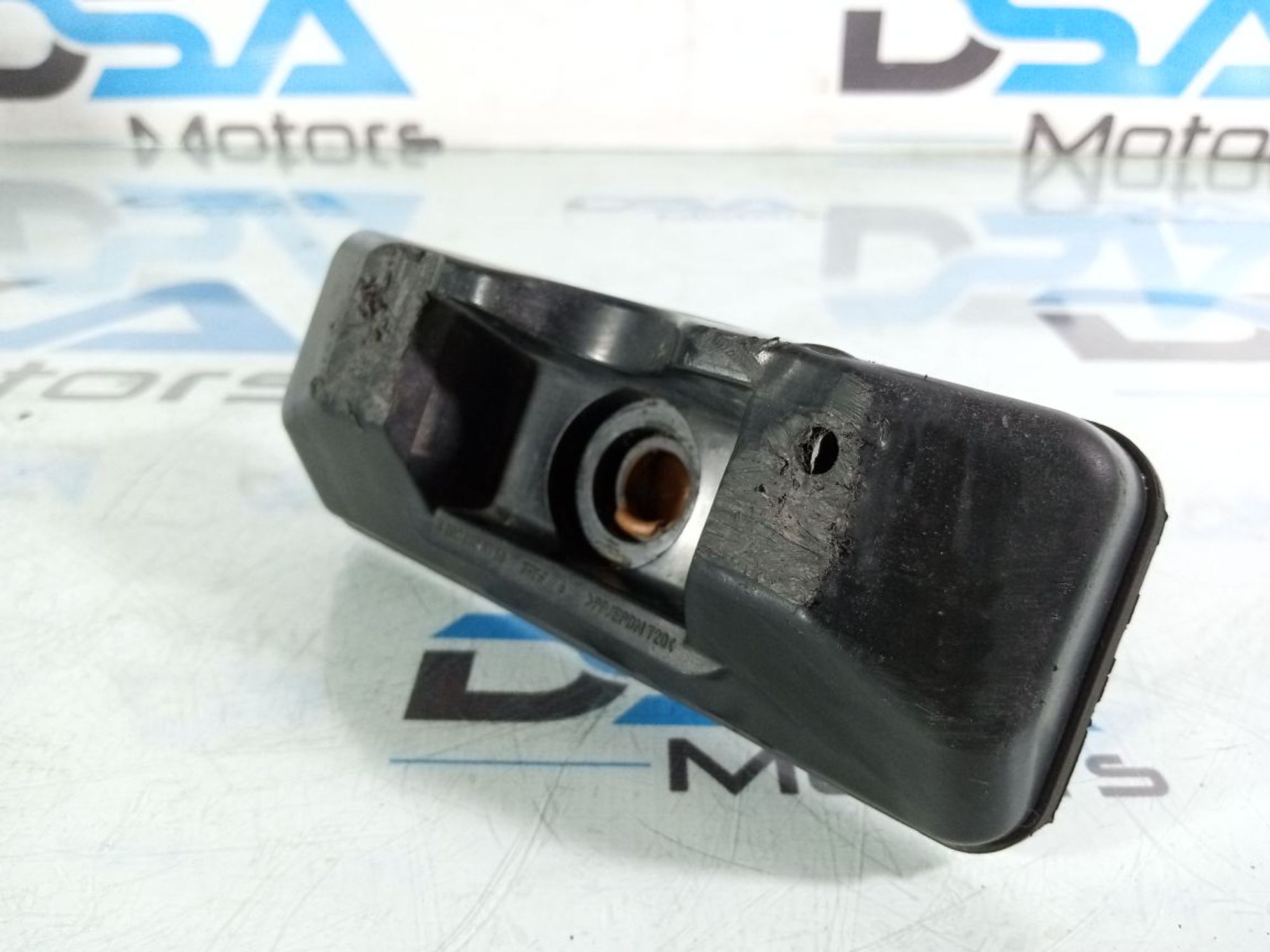https://ycs.partsauto.market/partsauto-images/thmbs/userImages/b7628e092085f1f91467af1afb6e7630/part/2e3537a4-c021-4f63-8f10-e03b86cf44df_1738847405890.jpg