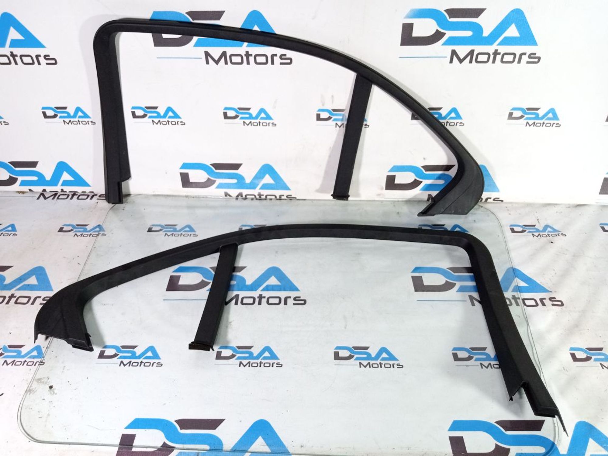 https://ycs.partsauto.market/partsauto-images/thmbs/userImages/b7628e092085f1f91467af1afb6e7630/part/2e52fc52-e5ad-4359-b400-c914feb50ef8_1735992487860.jpg
