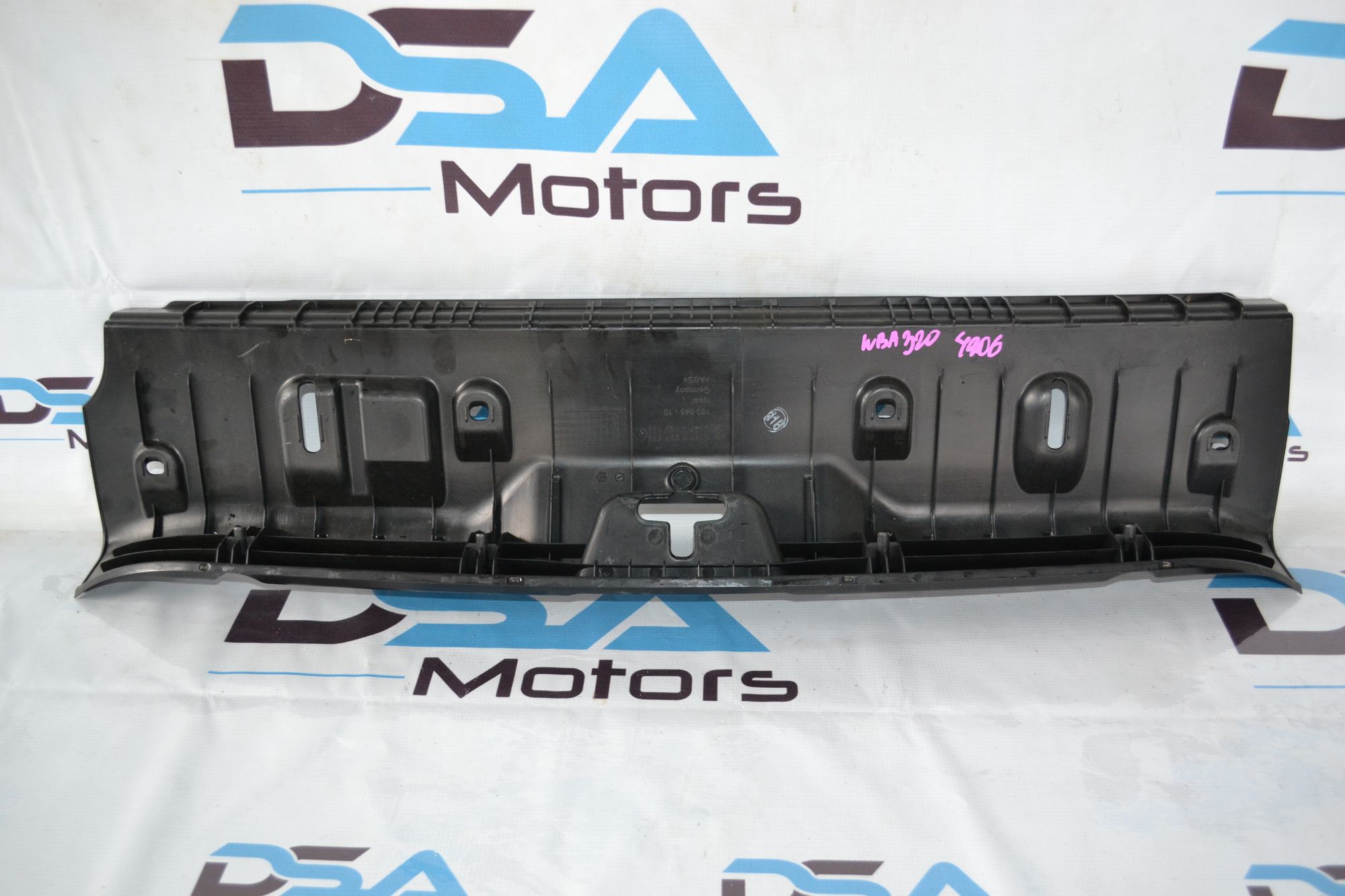 Накладка замка багажника оригинал BMW 5 F10/F18 из Японии, 1400 рублей, Кореновск