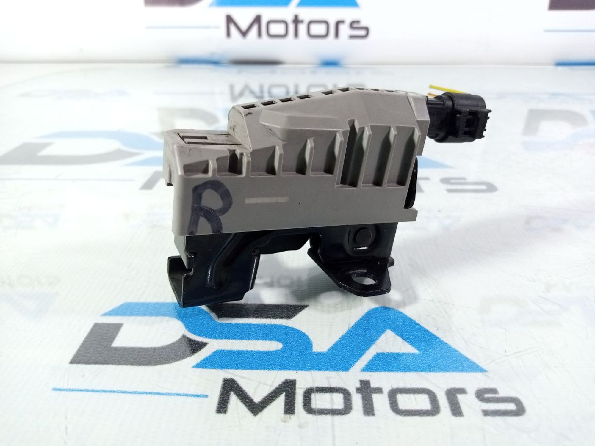 https://ycs.partsauto.market/partsauto-images/thmbs/userImages/b7628e092085f1f91467af1afb6e7630/part/2f3a9f55-9d14-4ec2-81a2-edaaf4a53c26_1740380284704.jpg