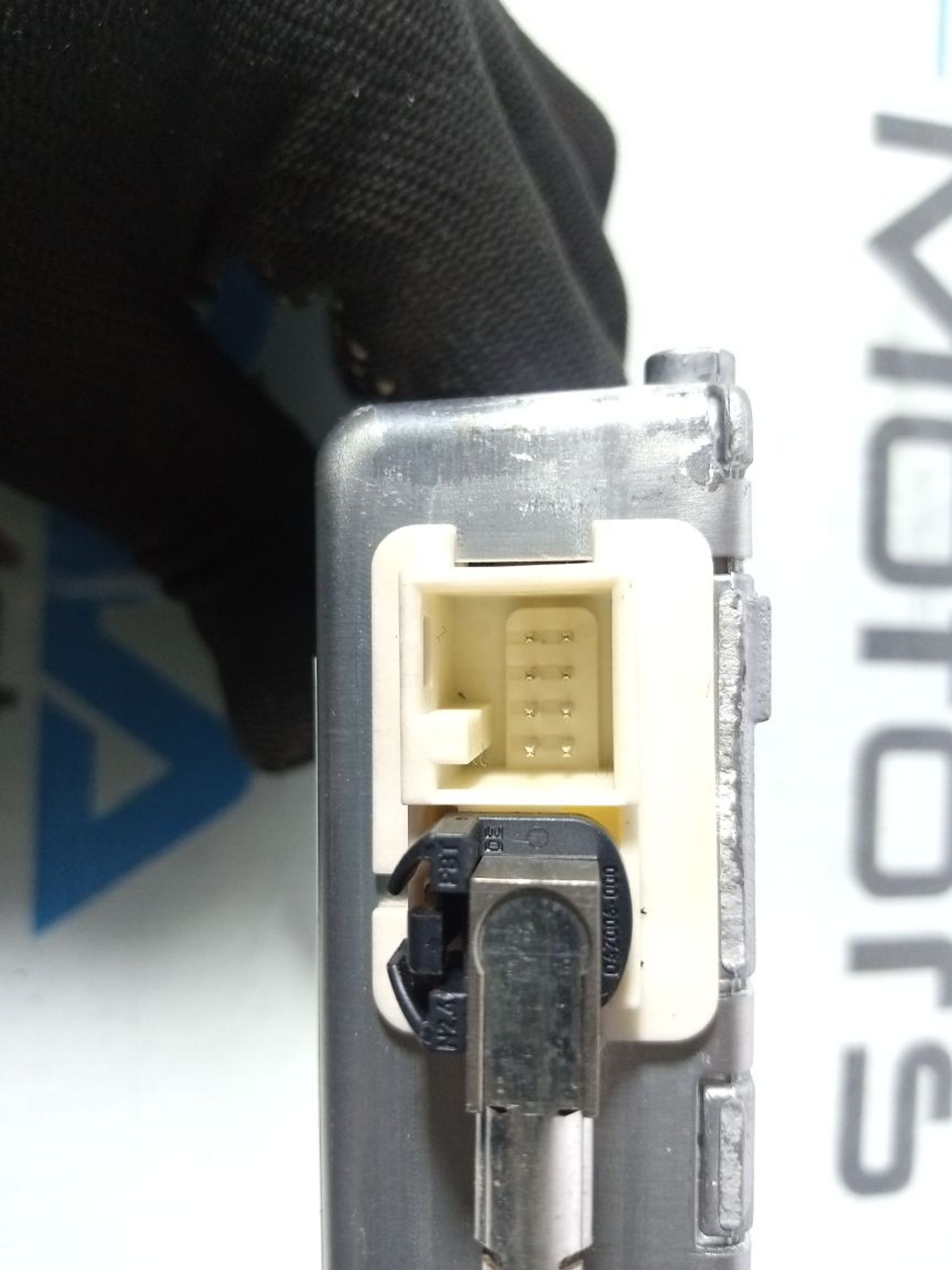 https://ycs.partsauto.market/partsauto-images/thmbs/userImages/b7628e092085f1f91467af1afb6e7630/part/3051284c-363b-4e51-9ab4-29e1e84f0c86_1740750965877.jpg