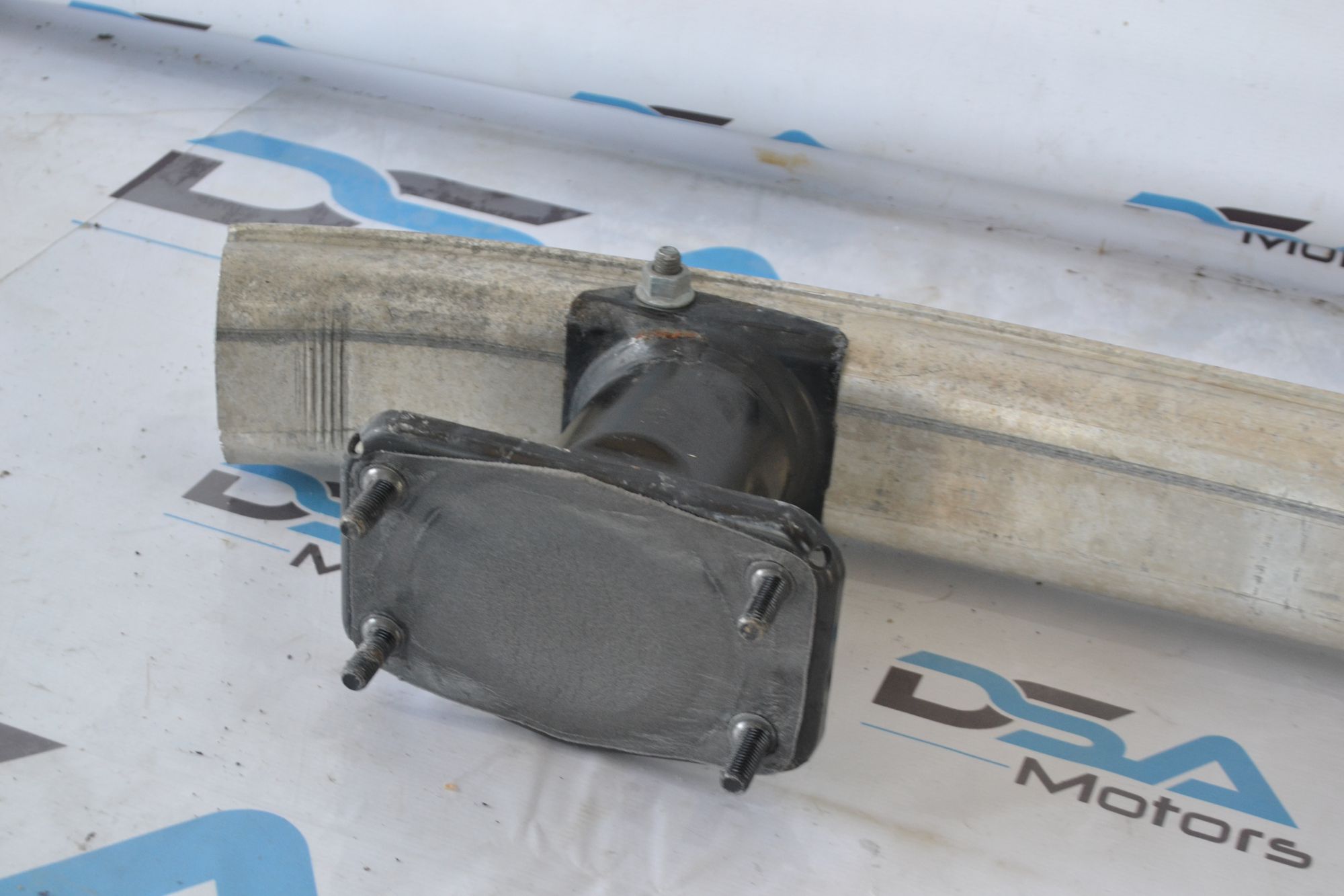 https://ycs.partsauto.market/partsauto-images/thmbs/userImages/b7628e092085f1f91467af1afb6e7630/part/30ea2925-1900-4229-8a66-047943042ba9_1781518166229.jpg