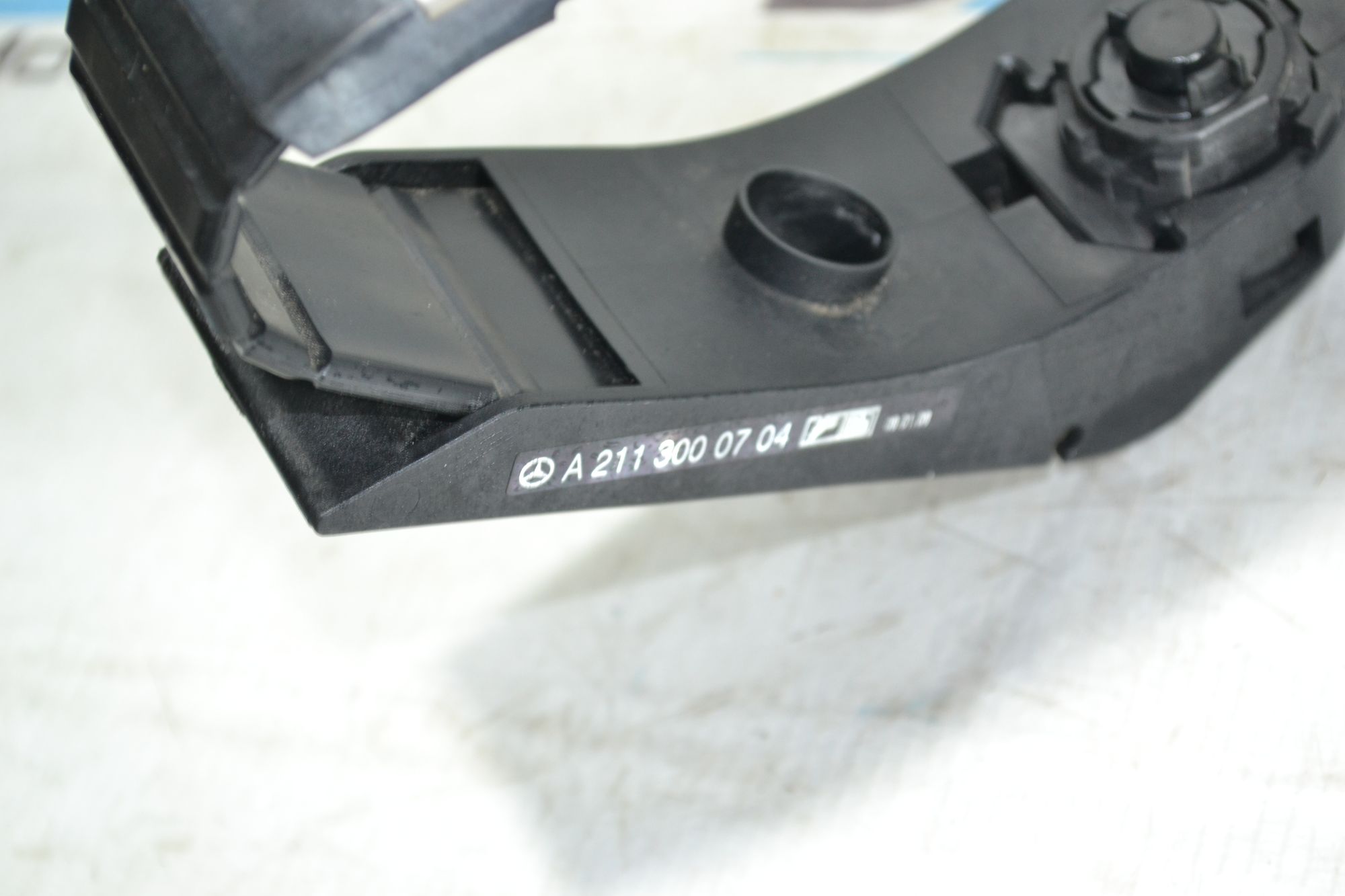 https://ycs.partsauto.market/partsauto-images/thmbs/userImages/b7628e092085f1f91467af1afb6e7630/part/30eb5400-6440-4bf6-9026-85aa4e1d7556_1780492300965.jpg
