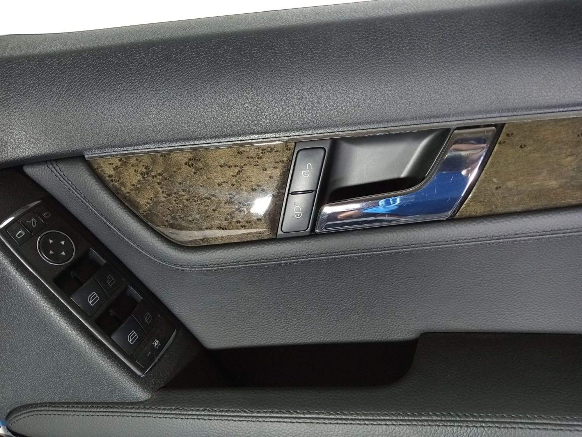 https://ycs.partsauto.market/partsauto-images/thmbs/userImages/b7628e092085f1f91467af1afb6e7630/part/32072e32-a3c6-490f-886c-3acbc074cf0a_1745843787906.jpg