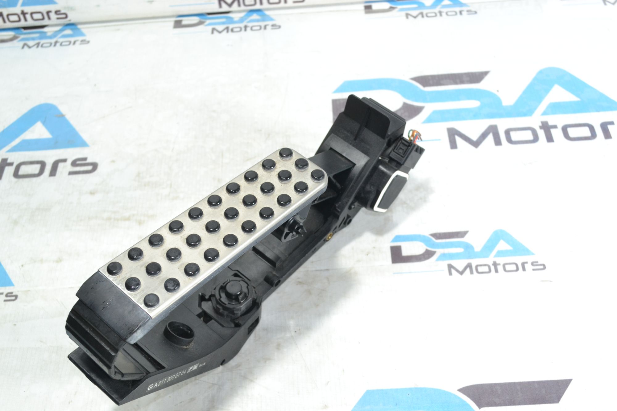 https://ycs.partsauto.market/partsauto-images/thmbs/userImages/b7628e092085f1f91467af1afb6e7630/part/32221e5e-2b43-43f3-b47e-5cb664b7a4fe_1780492301571.jpg