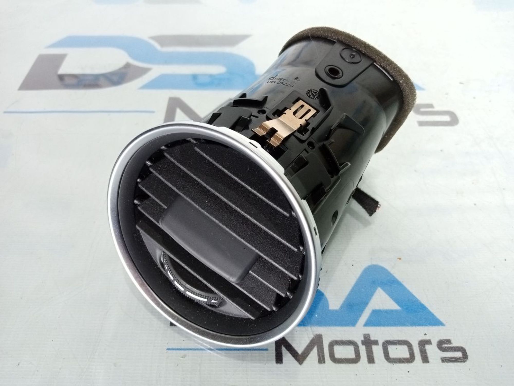 https://ycs.partsauto.market/partsauto-images/thmbs/userImages/b7628e092085f1f91467af1afb6e7630/part/3277b227-f572-47a9-aa25-a219855a4711_1733849002682.jpg