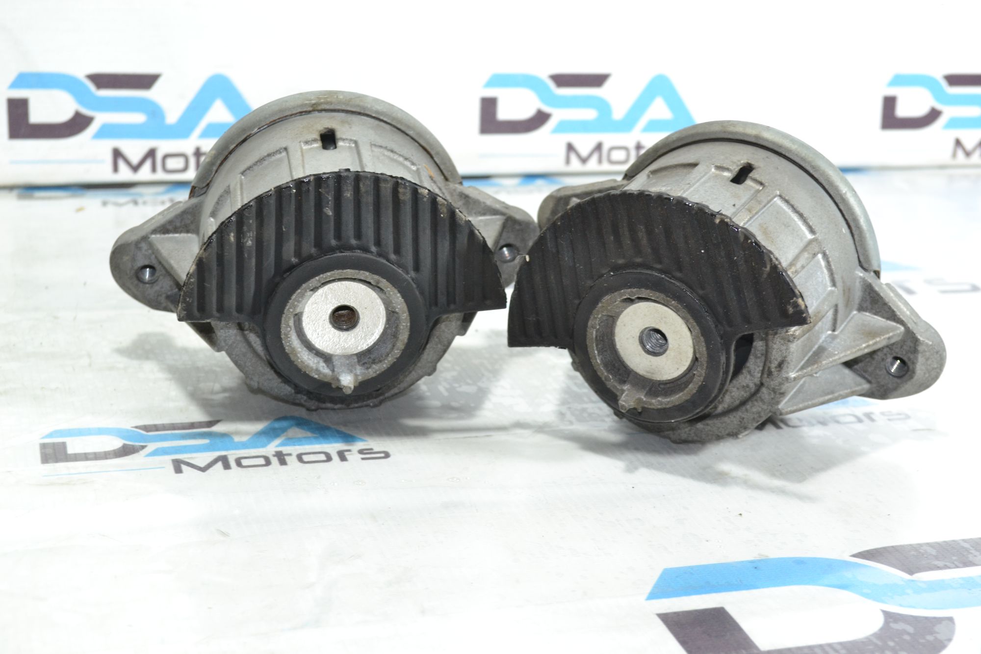 https://ycs.partsauto.market/partsauto-images/thmbs/userImages/b7628e092085f1f91467af1afb6e7630/part/33226202-7877-441d-bddd-7a4ddd96f84b_1779973347914.jpg