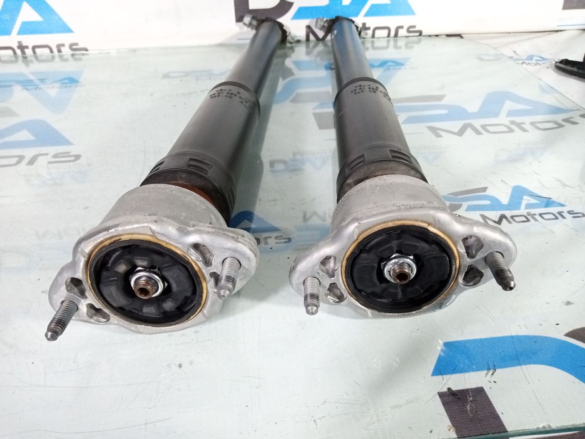 https://ycs.partsauto.market/partsauto-images/thmbs/userImages/b7628e092085f1f91467af1afb6e7630/part/33362008-d094-4ff6-bd59-6ade4dafaf39_1730467815812.jpg