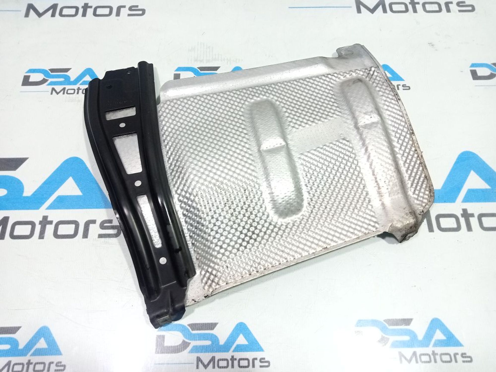 https://ycs.partsauto.market/partsauto-images/thmbs/userImages/b7628e092085f1f91467af1afb6e7630/part/34638fd7-4392-4aa0-a24a-f4e60aa8de2e_1747848682440.jpg