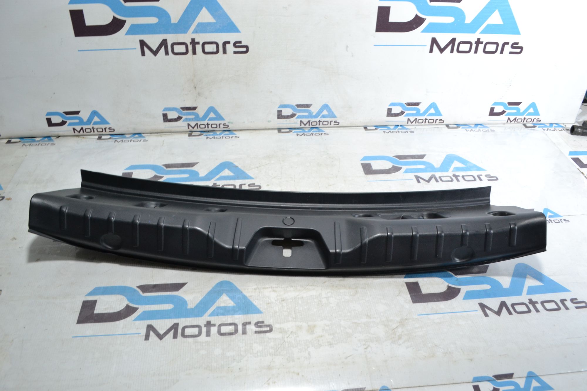 Накладка замка багажника оригинал BMW 5 F10/F18 из Японии, 1400 рублей, Кореновск