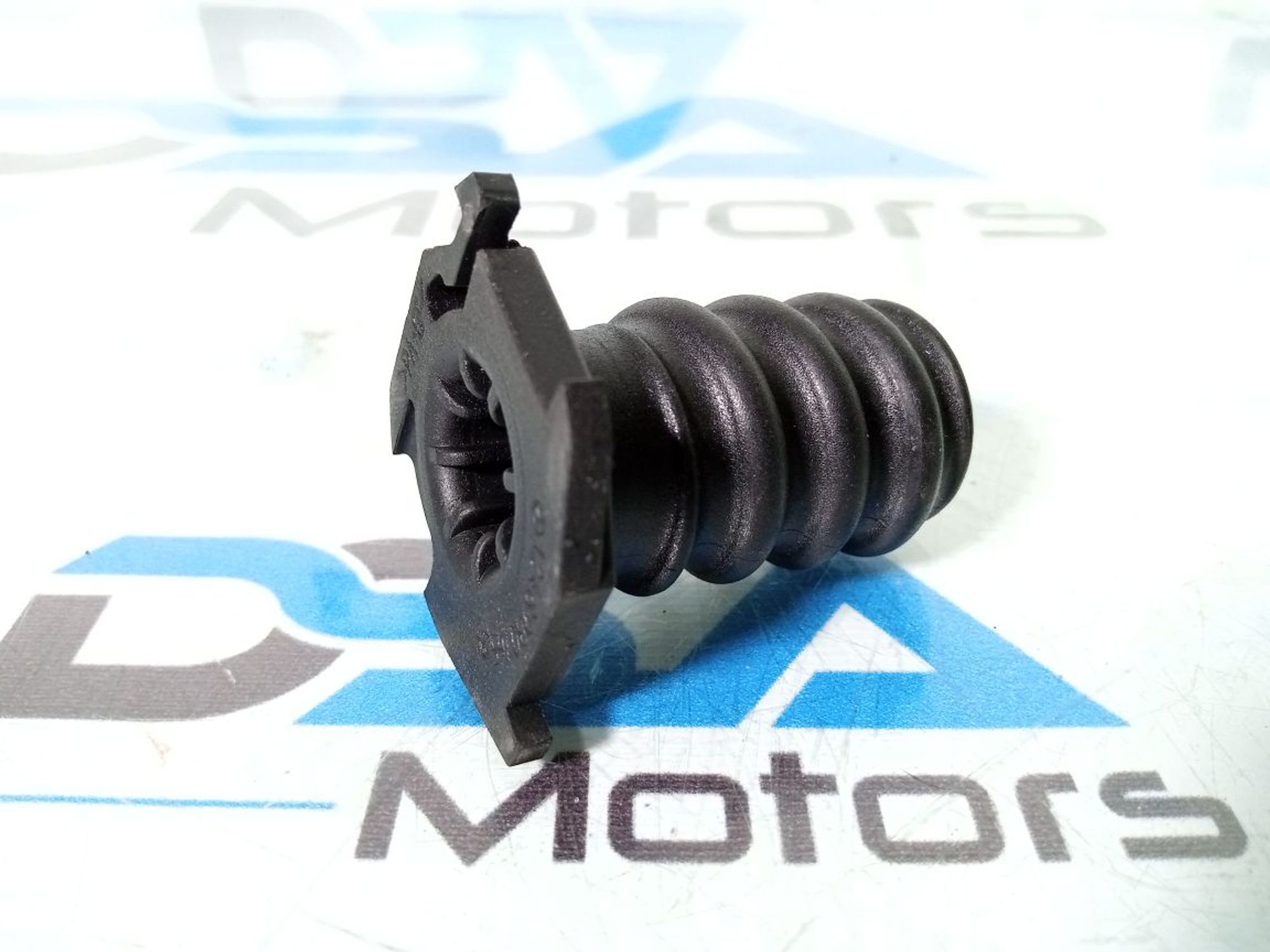 https://ycs.partsauto.market/partsauto-images/thmbs/userImages/b7628e092085f1f91467af1afb6e7630/part/355482dd-dc07-4890-869b-627b3010a8c2_1735987636939.jpg