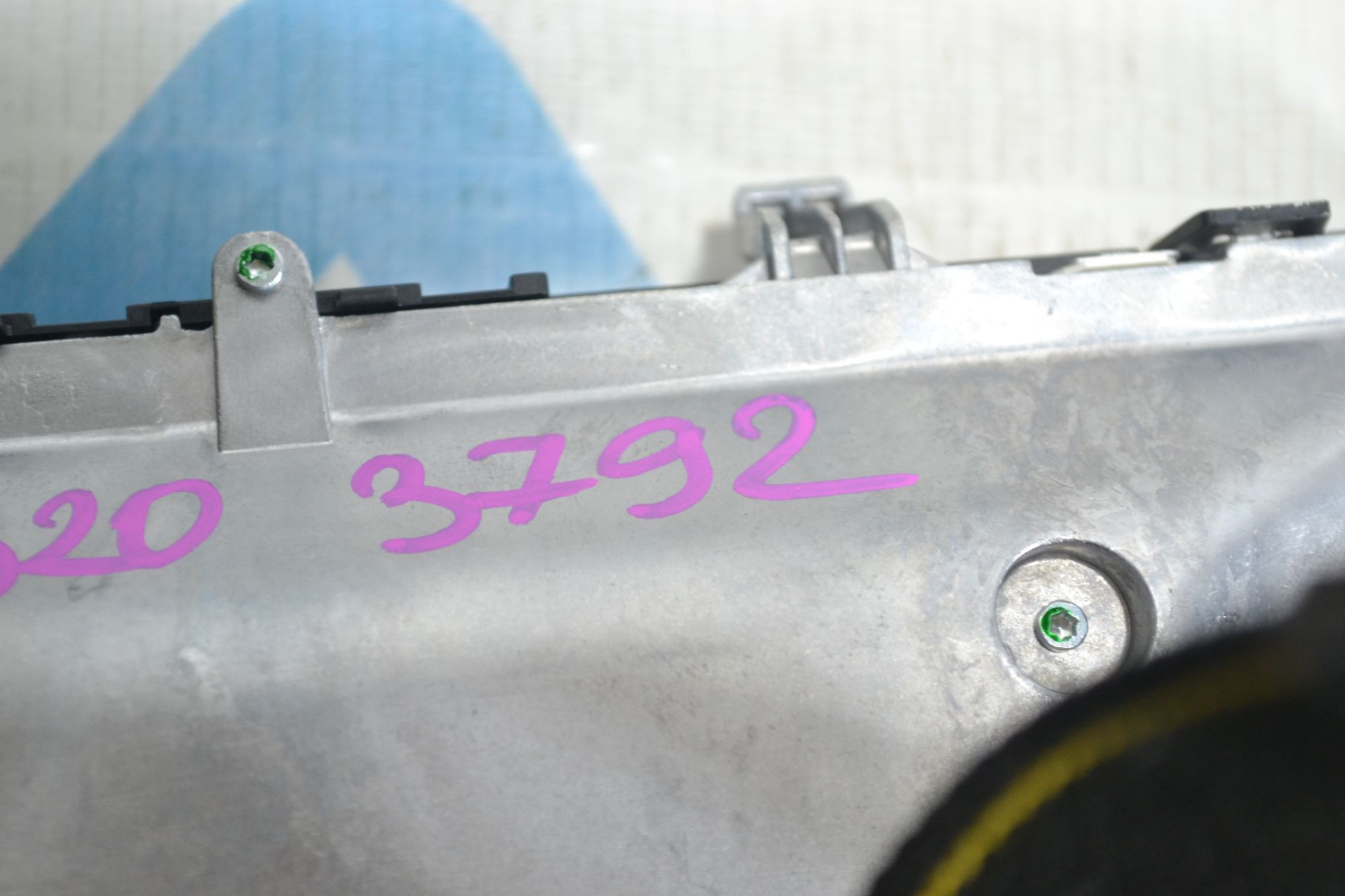https://ycs.partsauto.market/partsauto-images/thmbs/userImages/b7628e092085f1f91467af1afb6e7630/part/35ae7d63-70ea-40fa-9df3-7daf5cb7984f_1781077008705.jpg